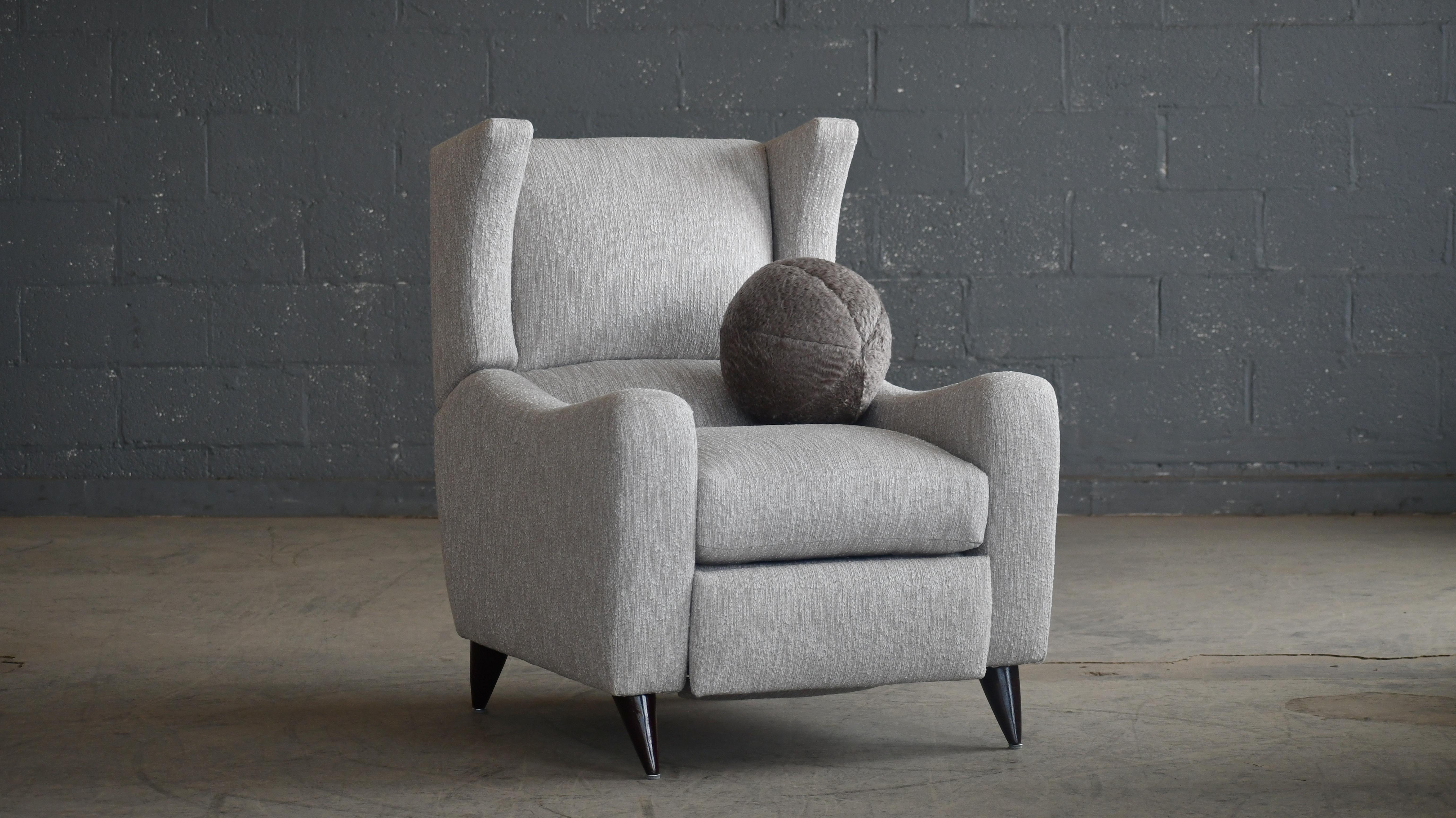 Vladimir Kagan Silla reclinable con respaldo Juno recién retapizada en venta 3