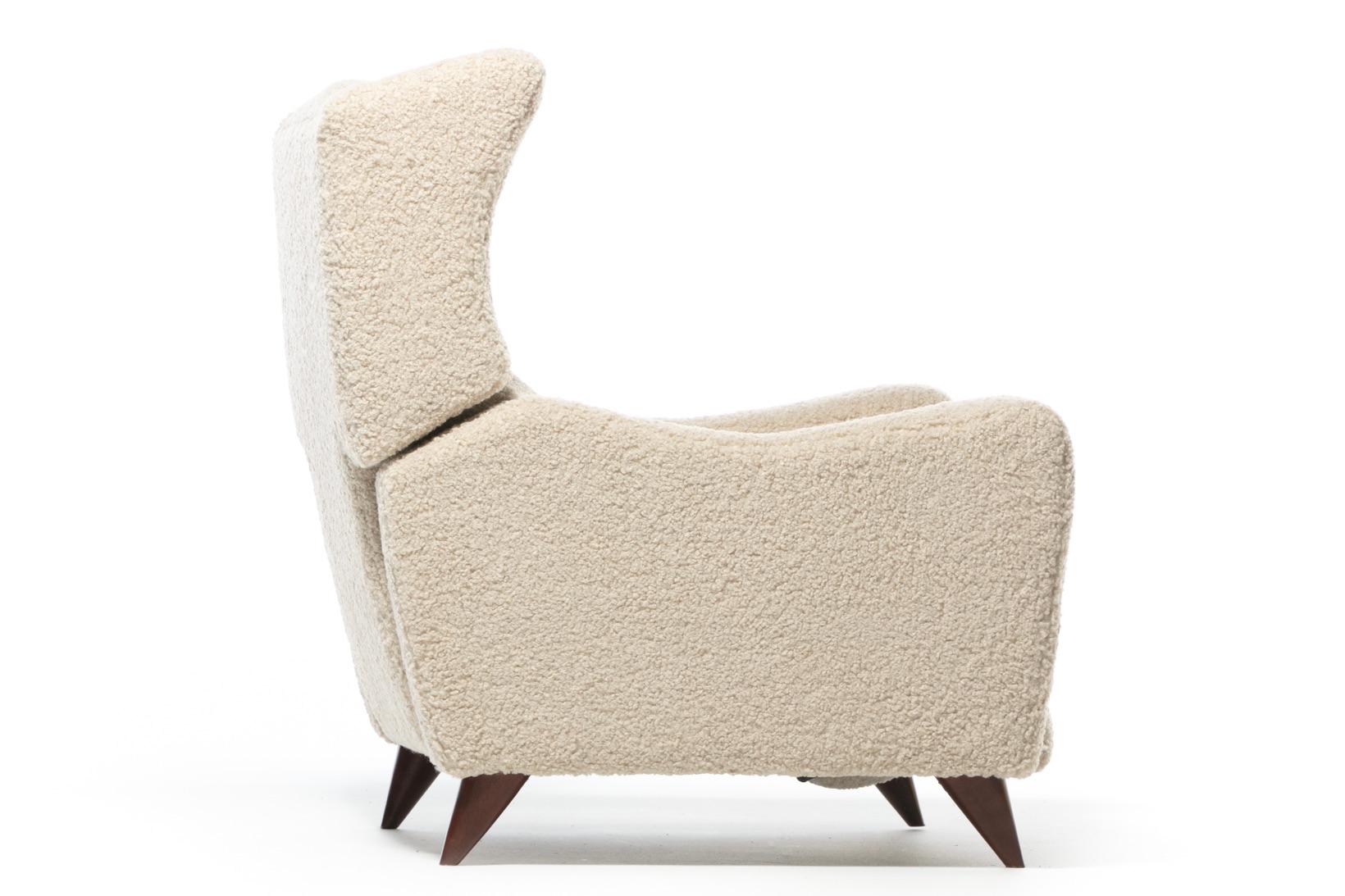 Vladimir Kagan Juno Wingback Recliner Chairs in Soft Ivory White Bouclé  For Sale 4