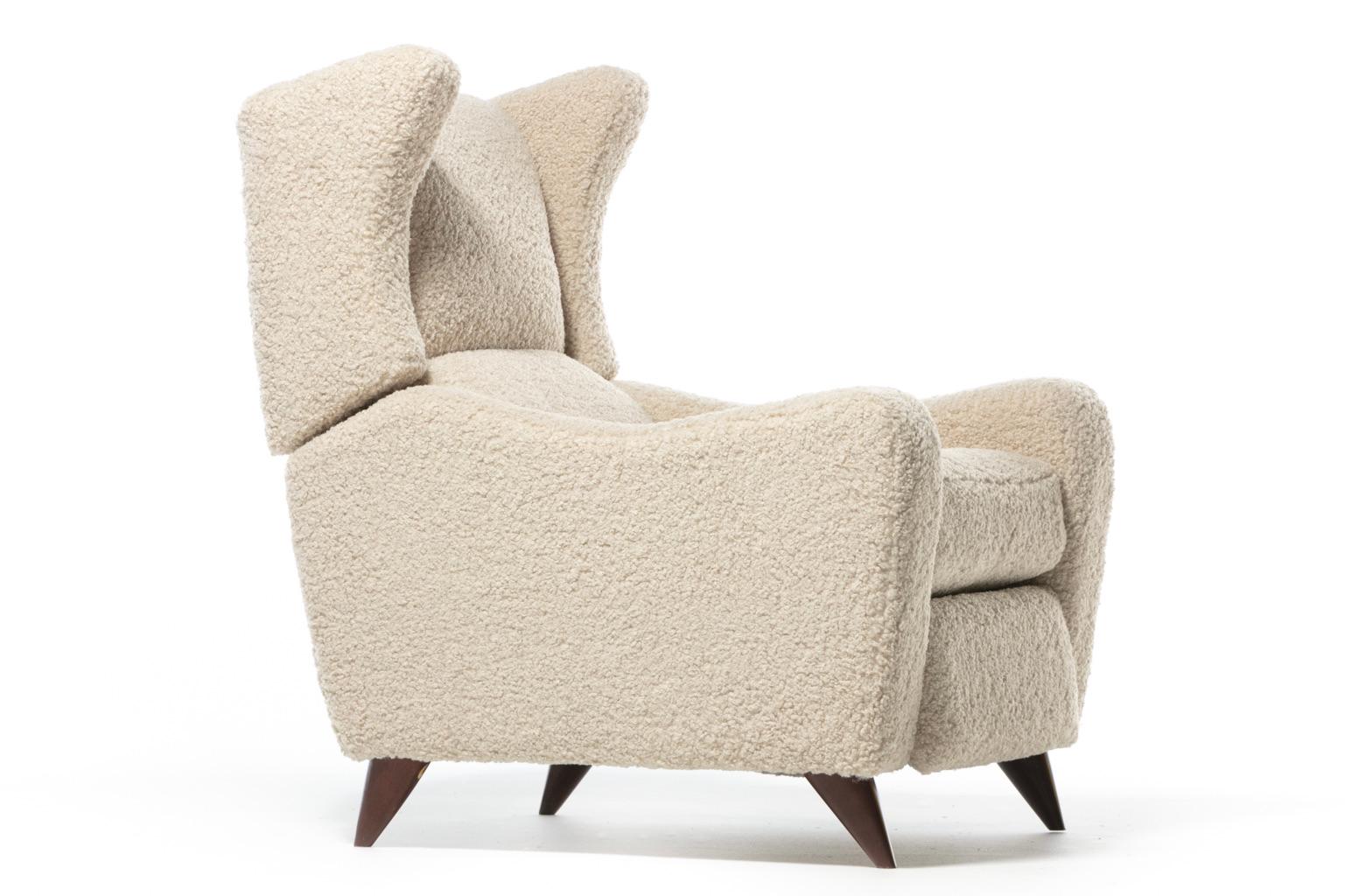 Vladimir Kagan Juno Wingback Recliner Chairs in Soft Ivory White Bouclé  For Sale 5