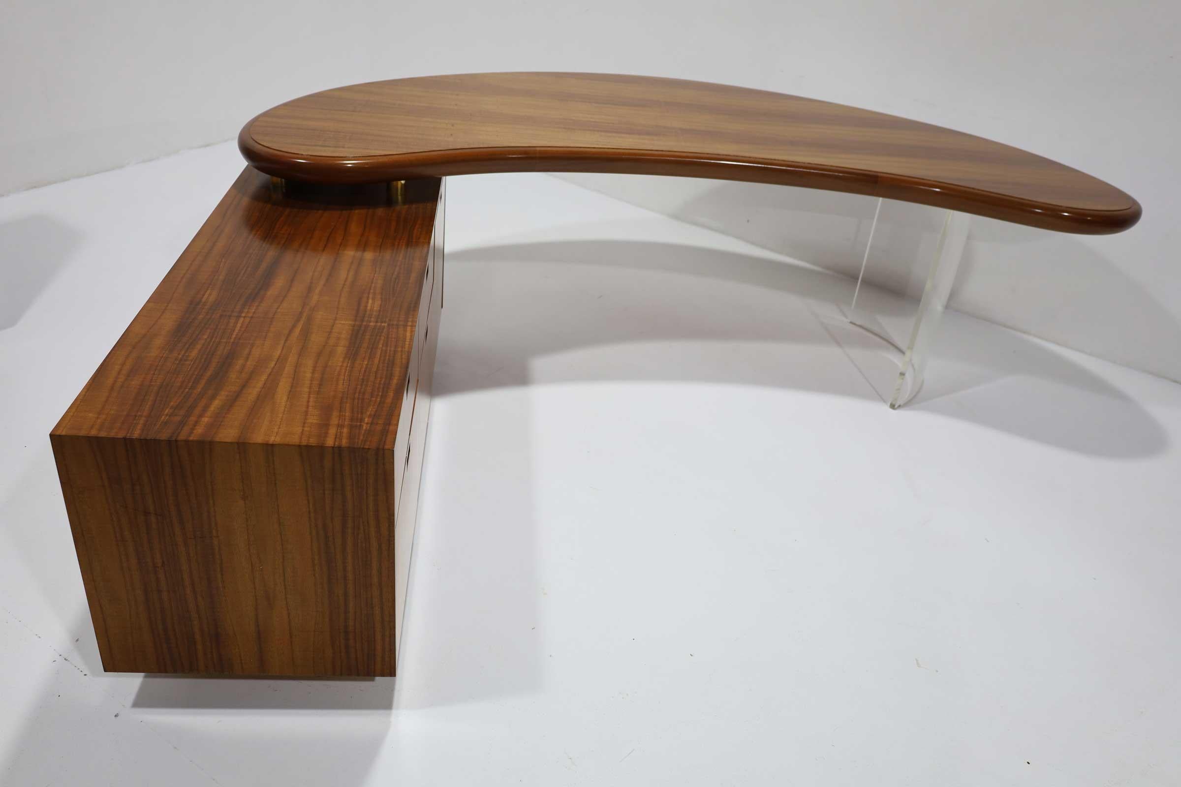 Americano Scrivania a rene con credenza Vladimir Kagan in Wood Tawi in vendita