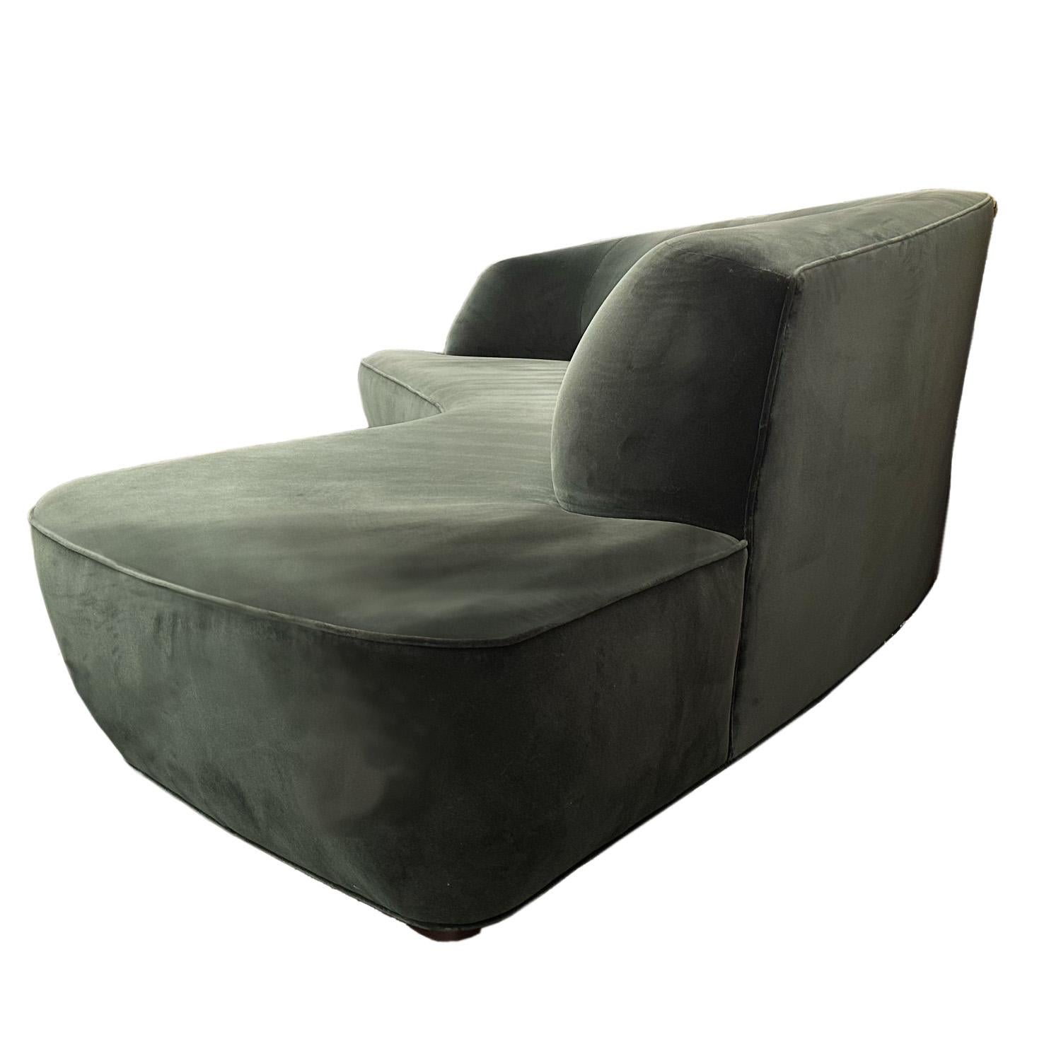 Vladimir Kagan Korduda Sofa für Holly Hunt aus smaragdgrünem Samt 2022 (Moderne der Mitte des Jahrhunderts) im Angebot