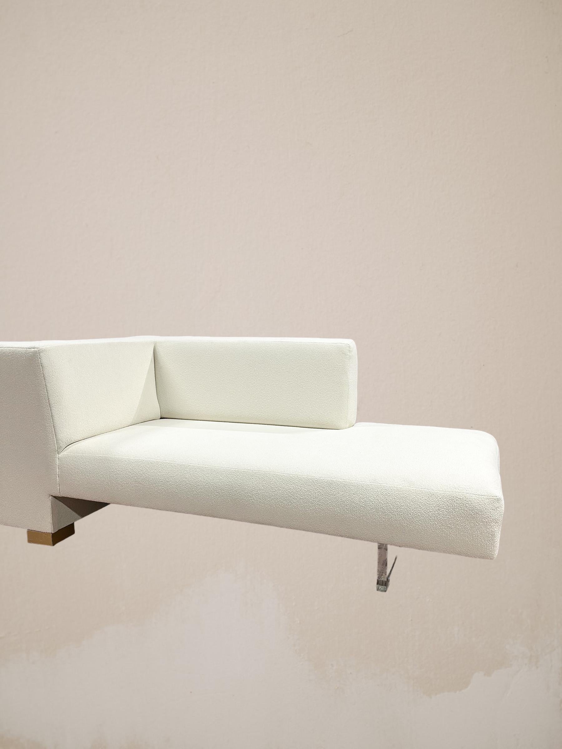 Vladimir Kagan Large Custom Double Sided Sofa Weiß Bouclé Vintage, zertifiziert im Angebot 1