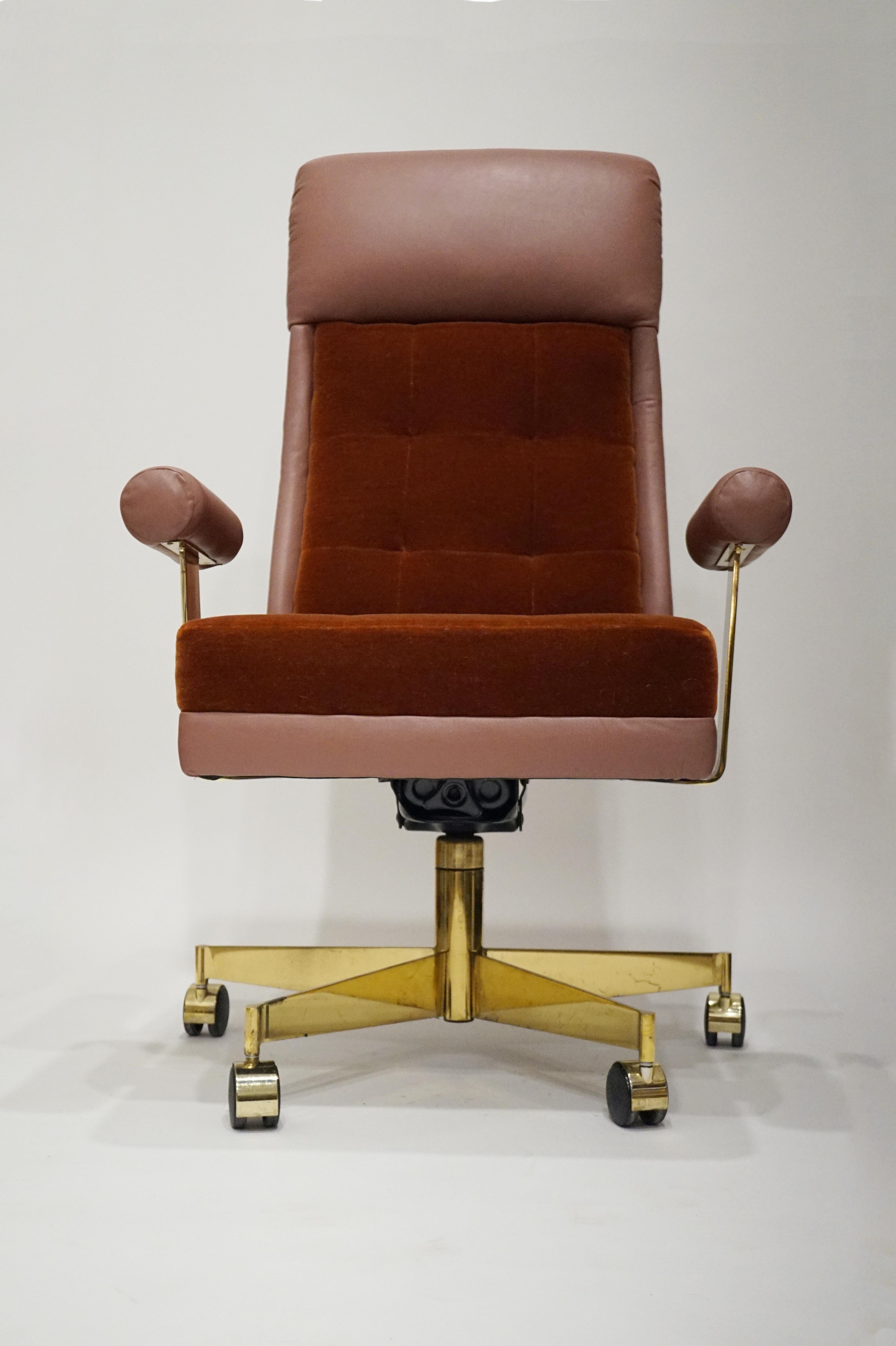 American Vladimir Kagan Leather and Mohair Executive Desk Chair, circa 1979, Signed 