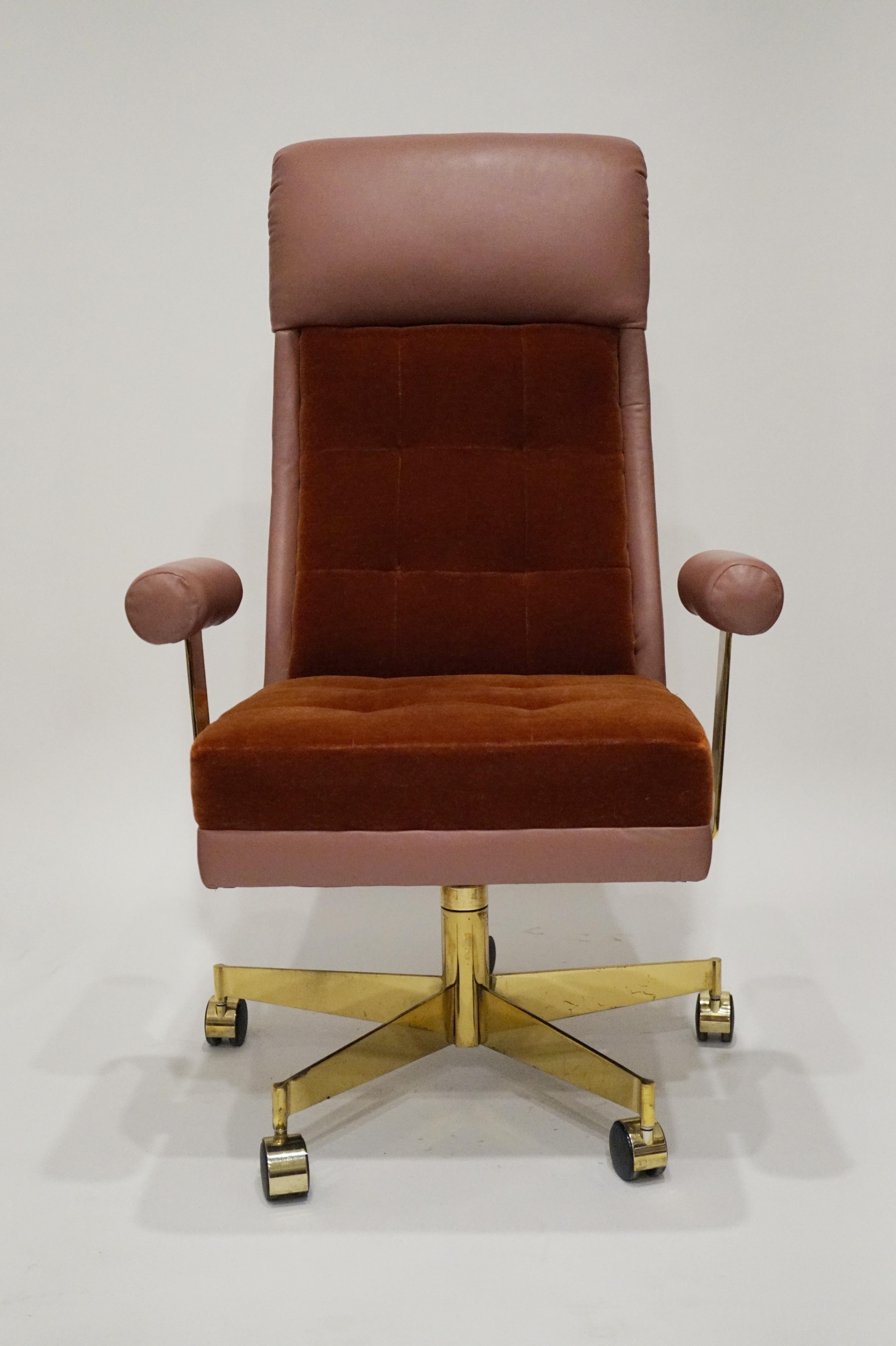 Vladimir Kagan Leather and Mohair Executive Desk Chair, circa 1979, Signed  In Good Condition In Los Angeles, CA