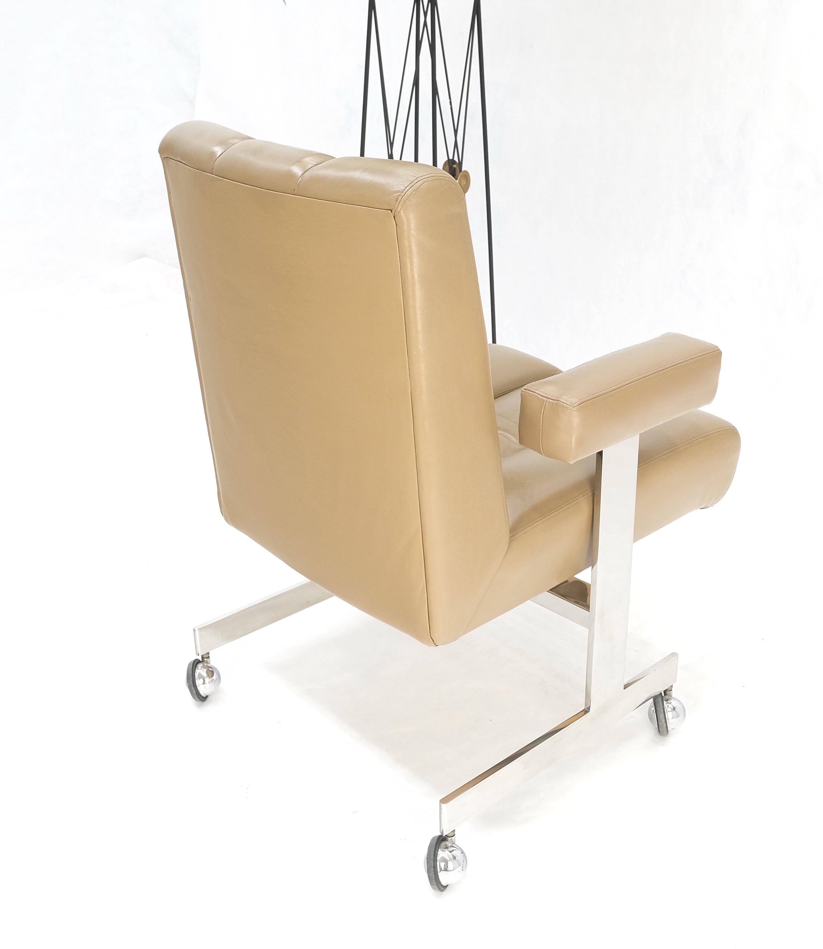 Vladimir Kagan Chaise de bureau en cuir strié avec base lourde en acier inoxydable  en vente 8