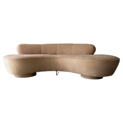Vladimir Kagan Long Island Cloud Sofa for Directional with Lucite Leg Support