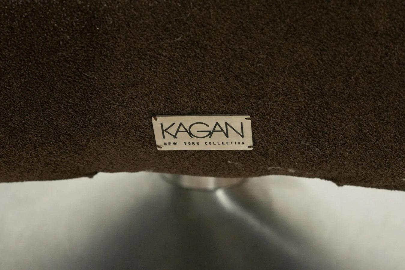 Chaise longue Vladimir Kagan et pouf assorti étiqueté Bon état - En vente à New York, NY