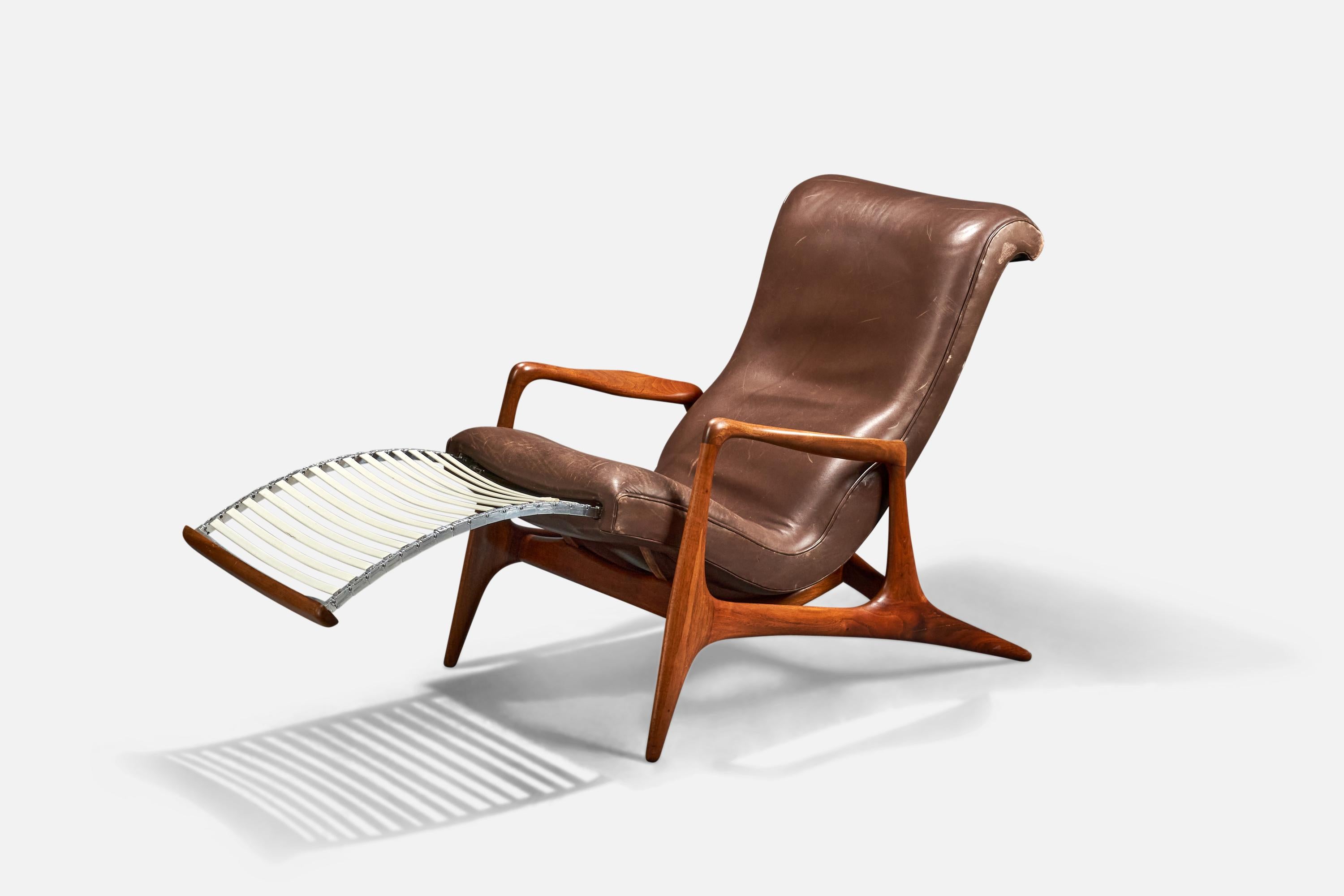 American Vladimir Kagan, Lounge Chair, Leather, Walnut, Kagan-Dreyfuss, Inc, USA, 1956 For Sale