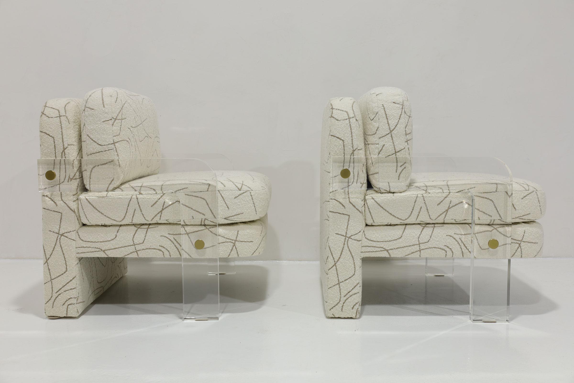 Mid-Century moderno Vladimir Kagan - Sedie da salotto con gambe in lucite in Elitis Boucle'. in vendita