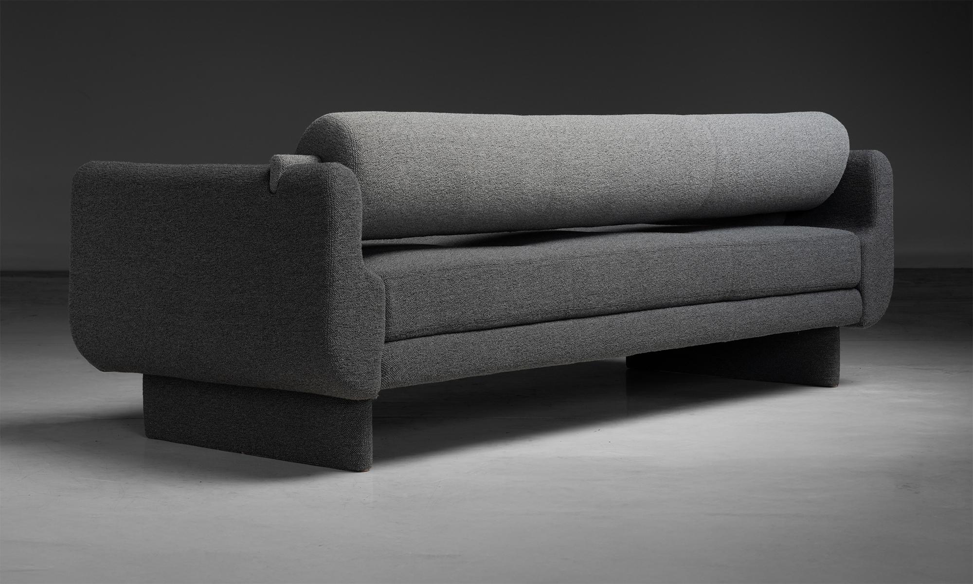 Bouclé Vladimir Kagan Matinee Sofa / Daybed in Boucle, America 2002