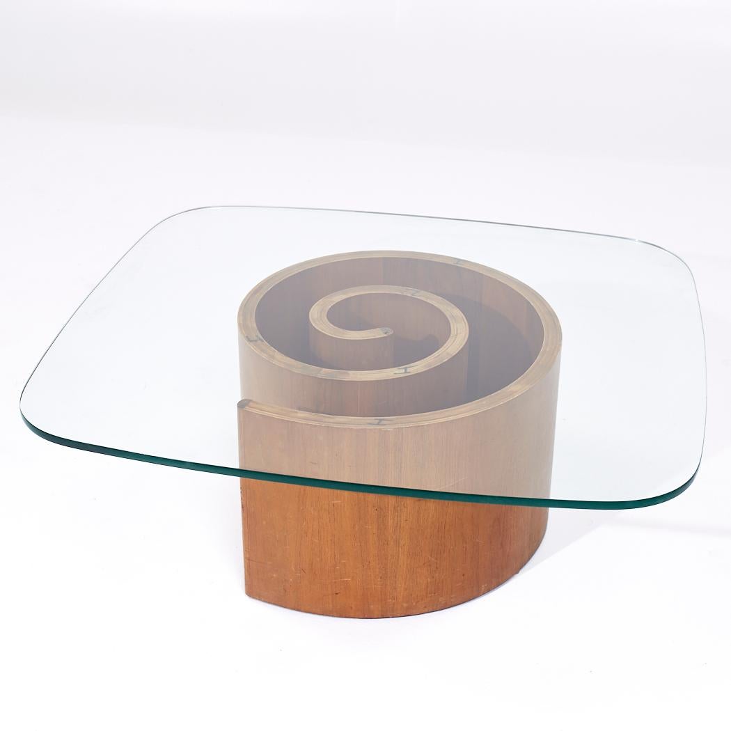 Table basse à escargots en noyer du milieu du siècle de Vladimir Kagan Bon état - En vente à Countryside, IL