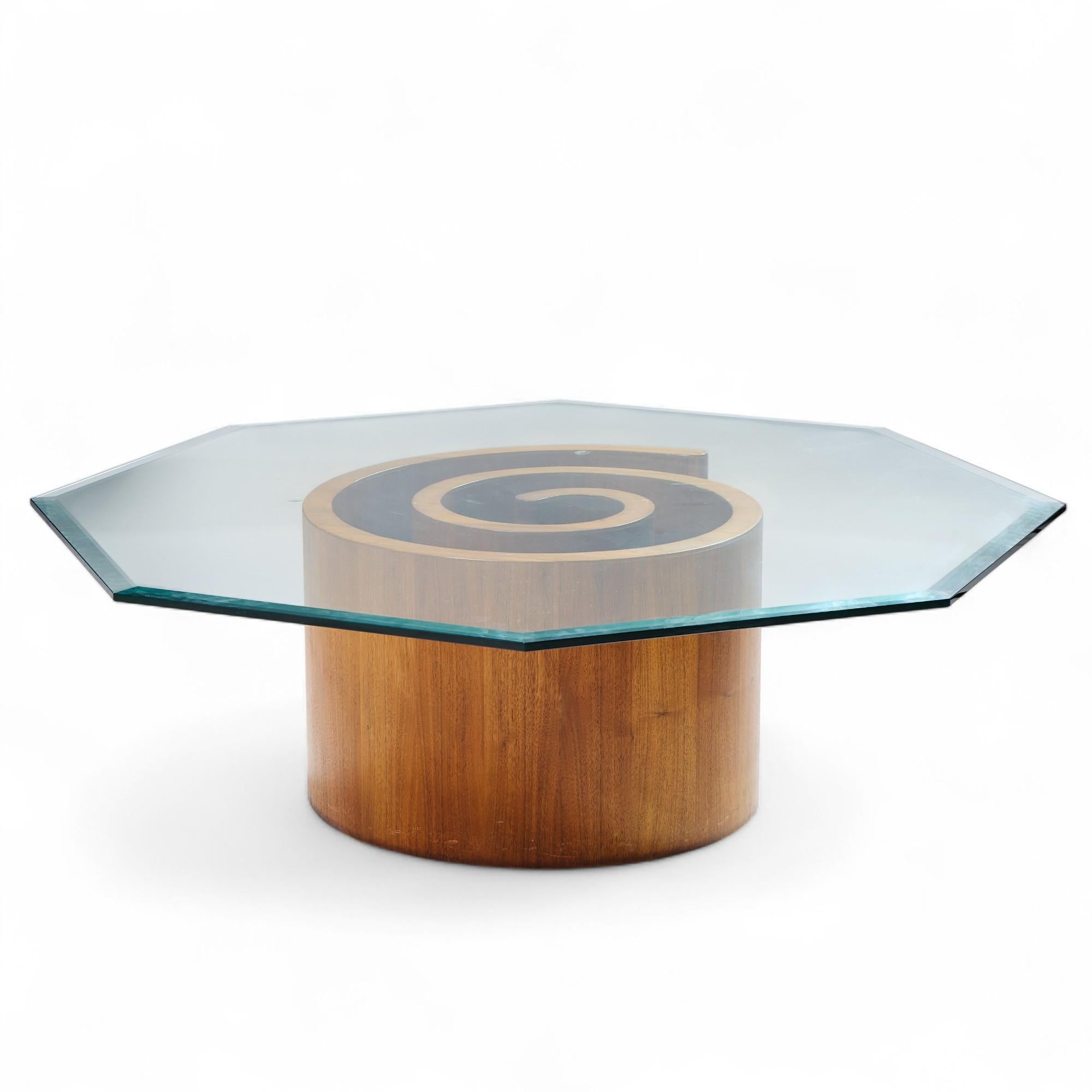Vladimir Kagan Mid Century Walnut Snail Coffee Table In Good Condition For Sale In Franklin Park, IL