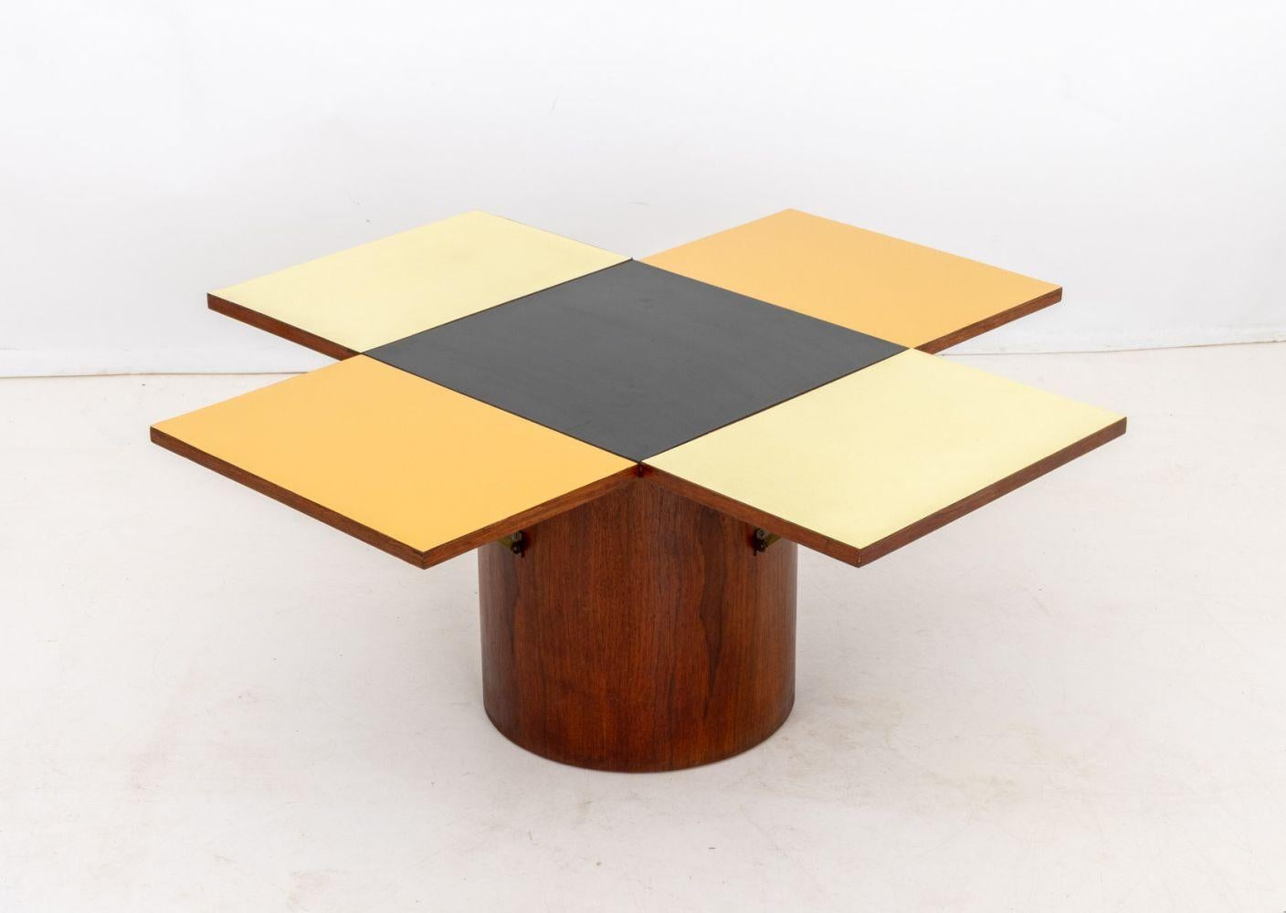 Table d'appoint Tic Tac Toe numéro 458 de Vladimir Kagan, vers 1967, noyer et stratifié. 18,25