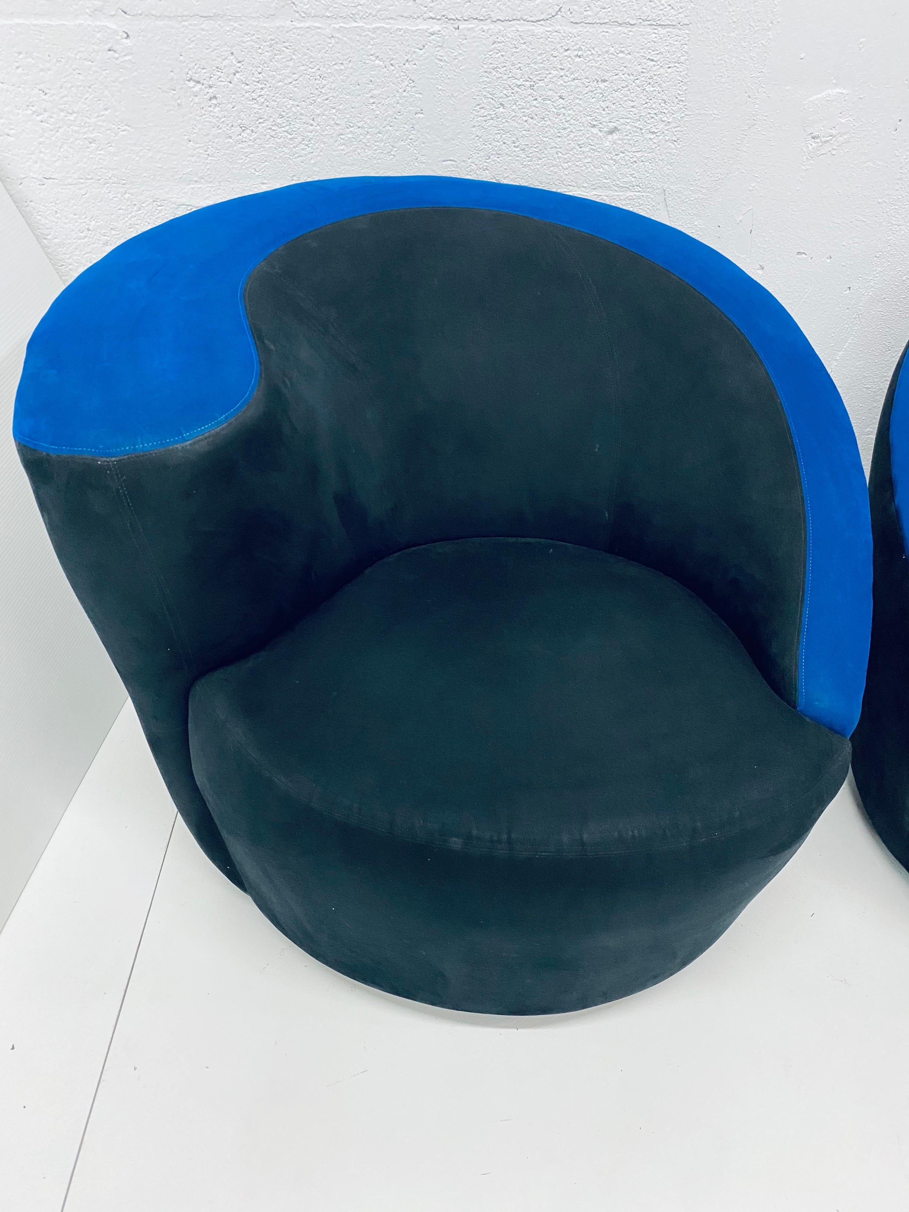 Vladimir Kagan “Nautilus” Black and Blue Ultra Suede Swivel Club Chairs, a Pair 5