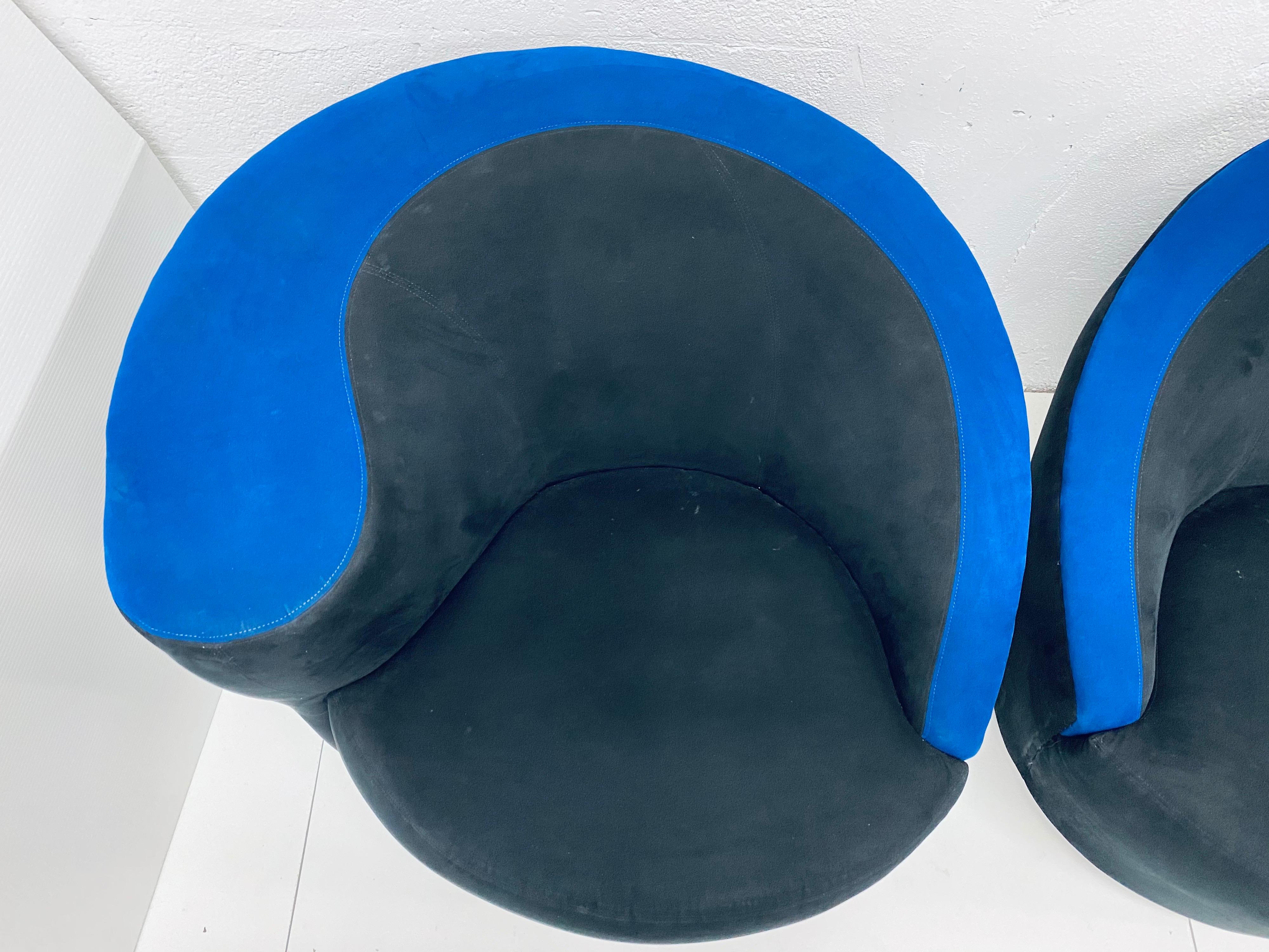 Vladimir Kagan “Nautilus” Black and Blue Ultra Suede Swivel Club Chairs, a Pair 7