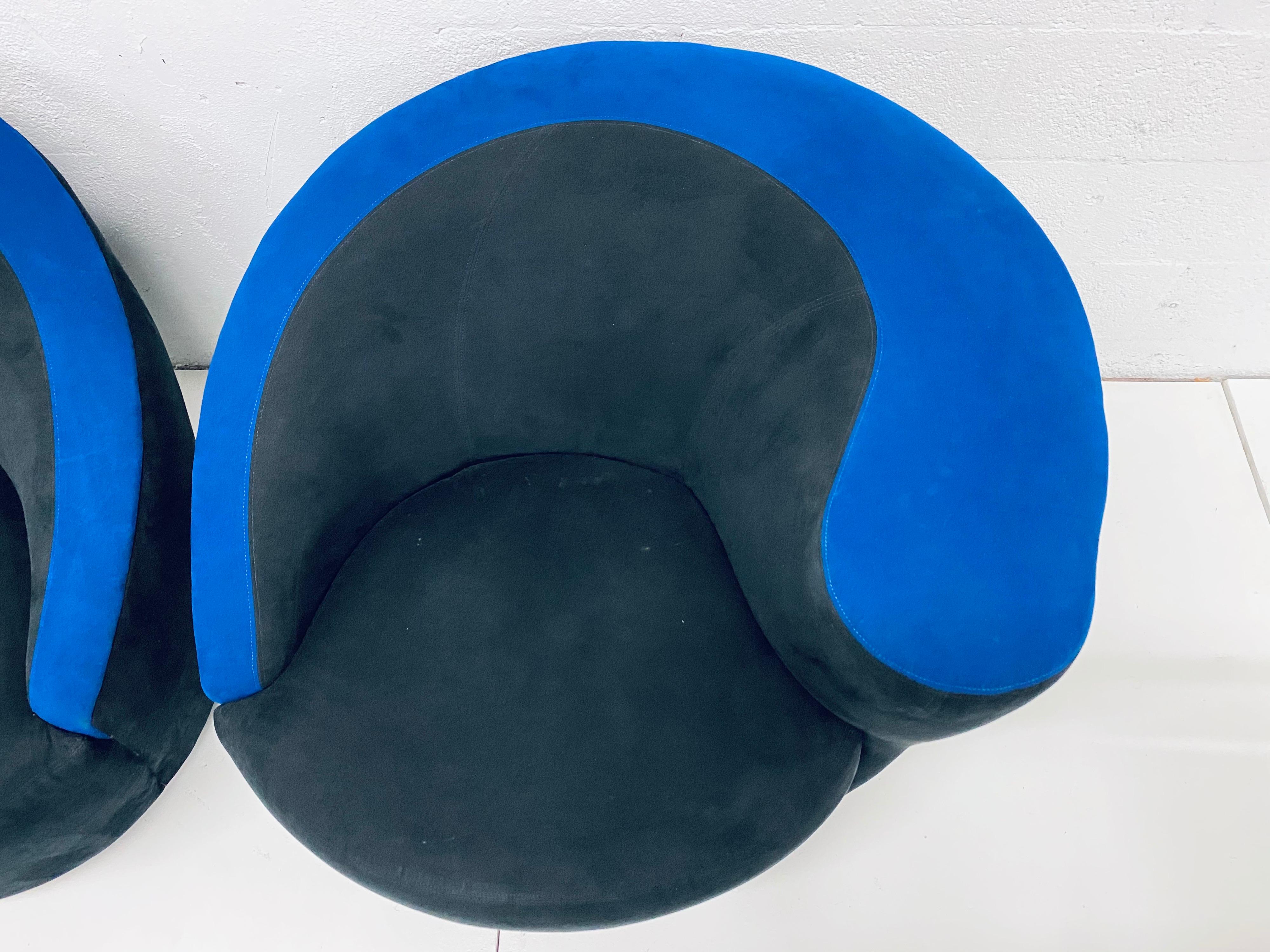 Vladimir Kagan “Nautilus” Black and Blue Ultra Suede Swivel Club Chairs, a Pair 8