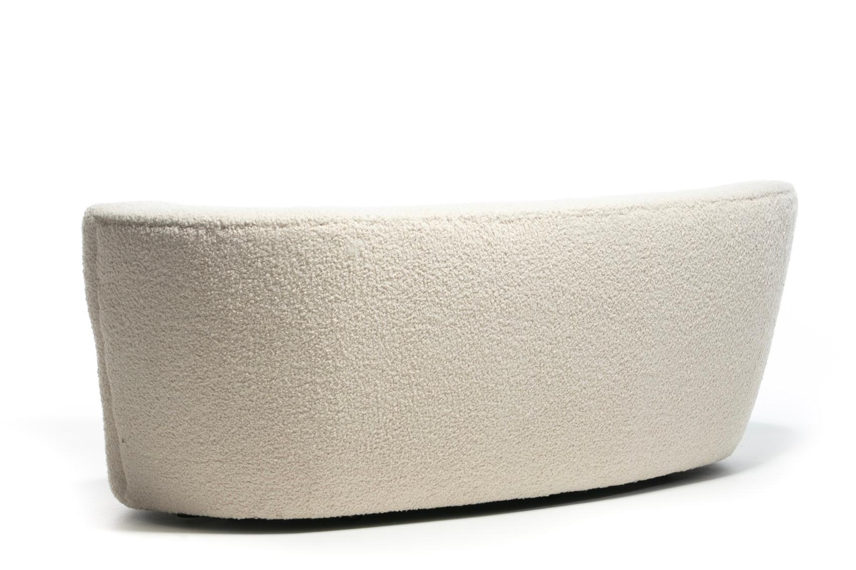 Vladimir Kagan Nautilus Sofa in Ivory White Bouclé by Directional, c. 1990 For Sale 5