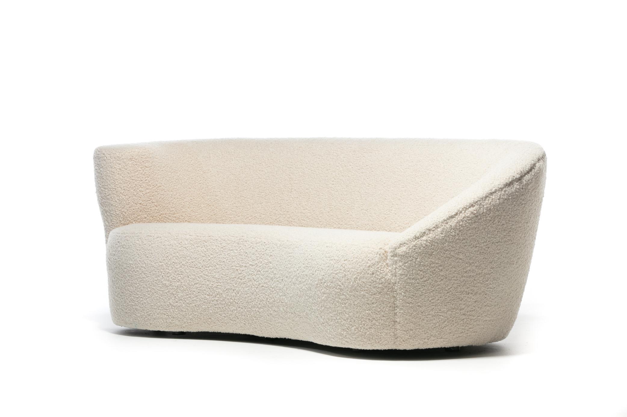 Vladimir Kagan Nautilus Sofa aus elfenbeinweißem Bouclé von Directional, um 1990 (Postmoderne)