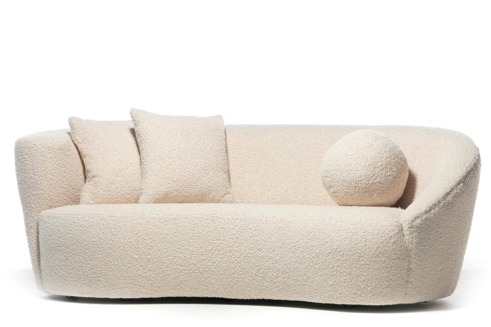 Vladimir Kagan Nautilus Sofa in Ivory White Bouclé by Directional, c. 1990 In Good Condition For Sale In Saint Louis, MO