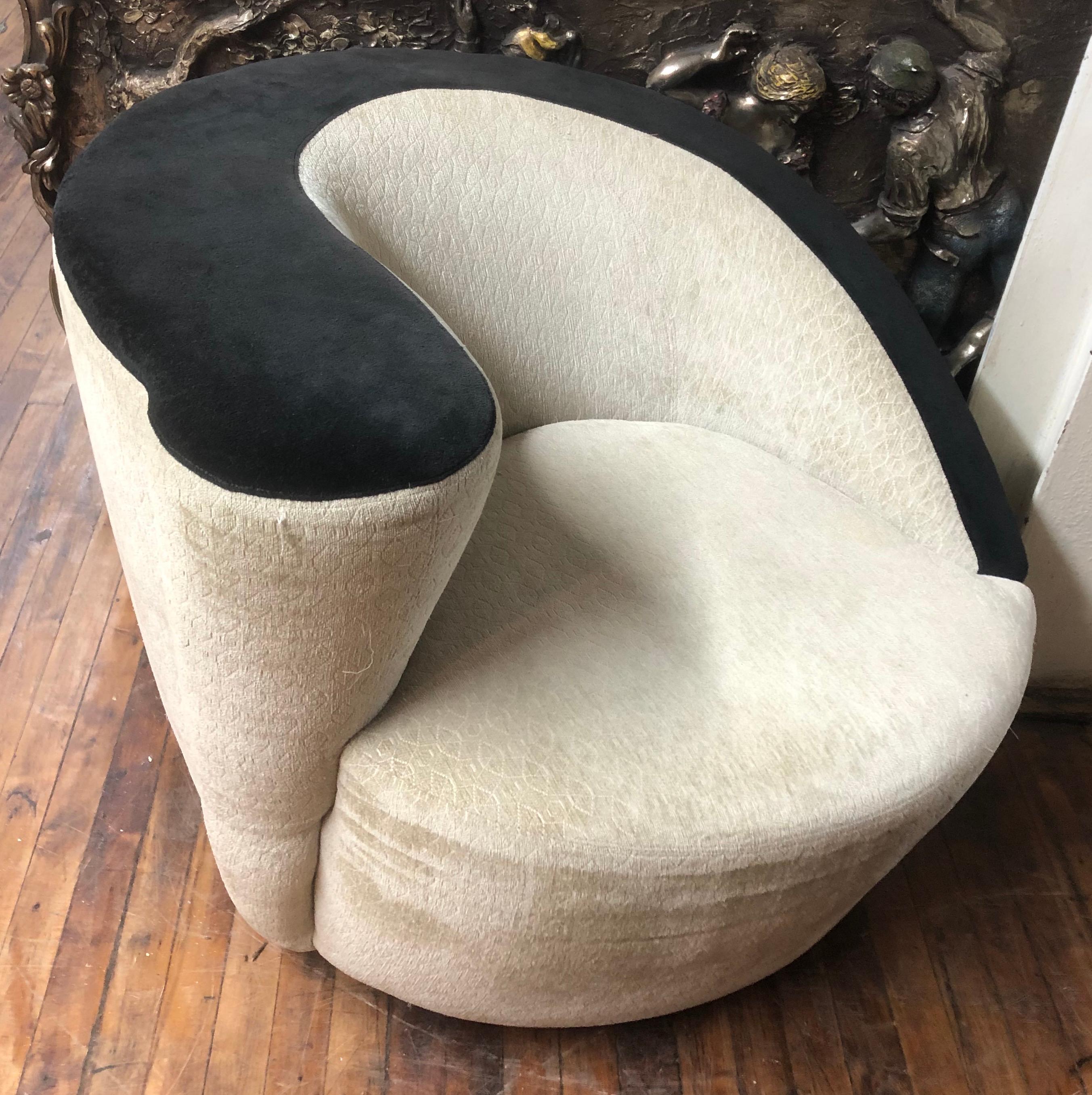 Mid-Century Modern Fauteuils de salon pivotants de style « nautile » du milieu du siècle dernier du designer en vente