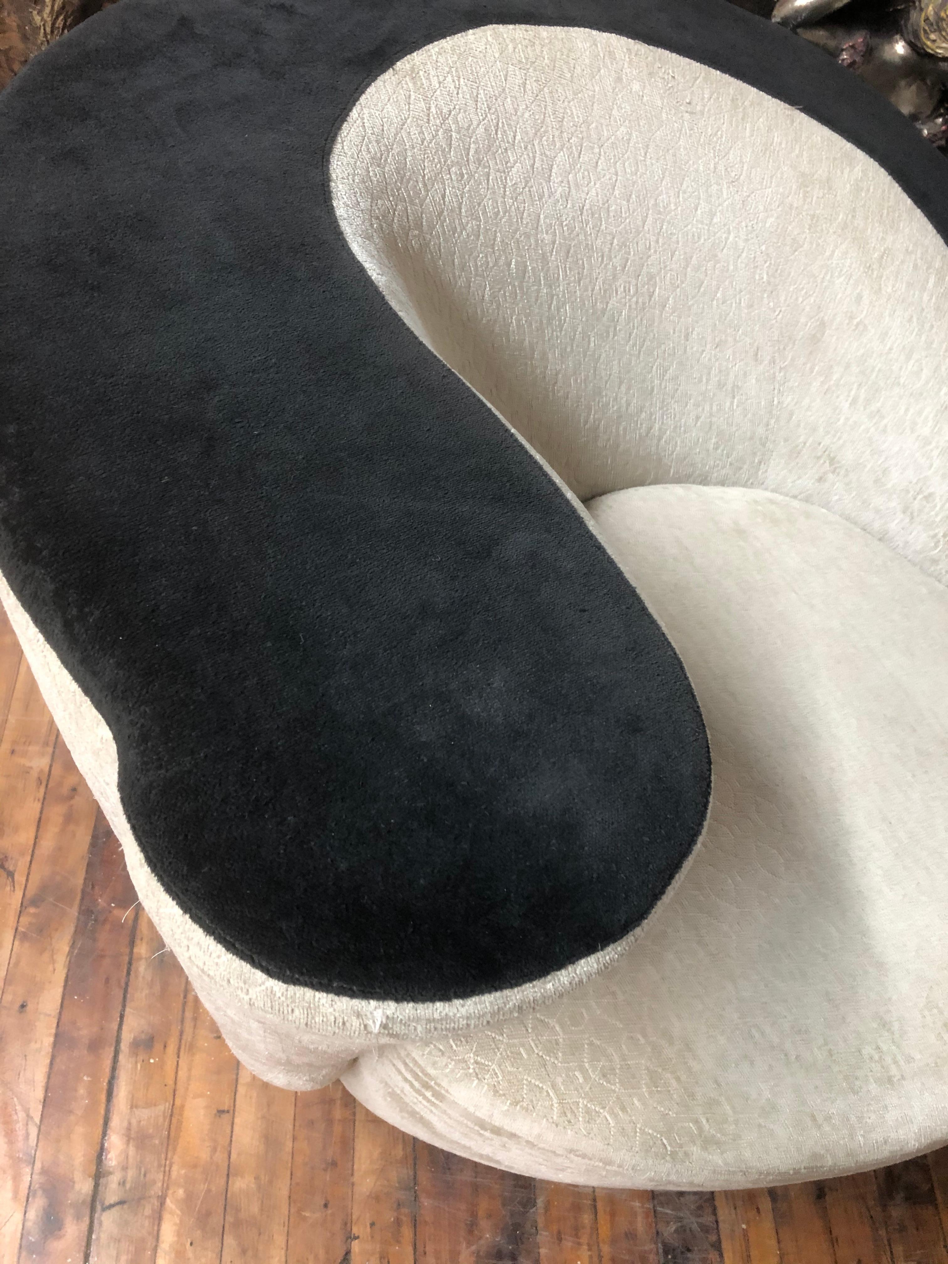 Fauteuils de salon pivotants de style « nautile » du milieu du siècle dernier du designer Bon état - En vente à Brooklyn, NY