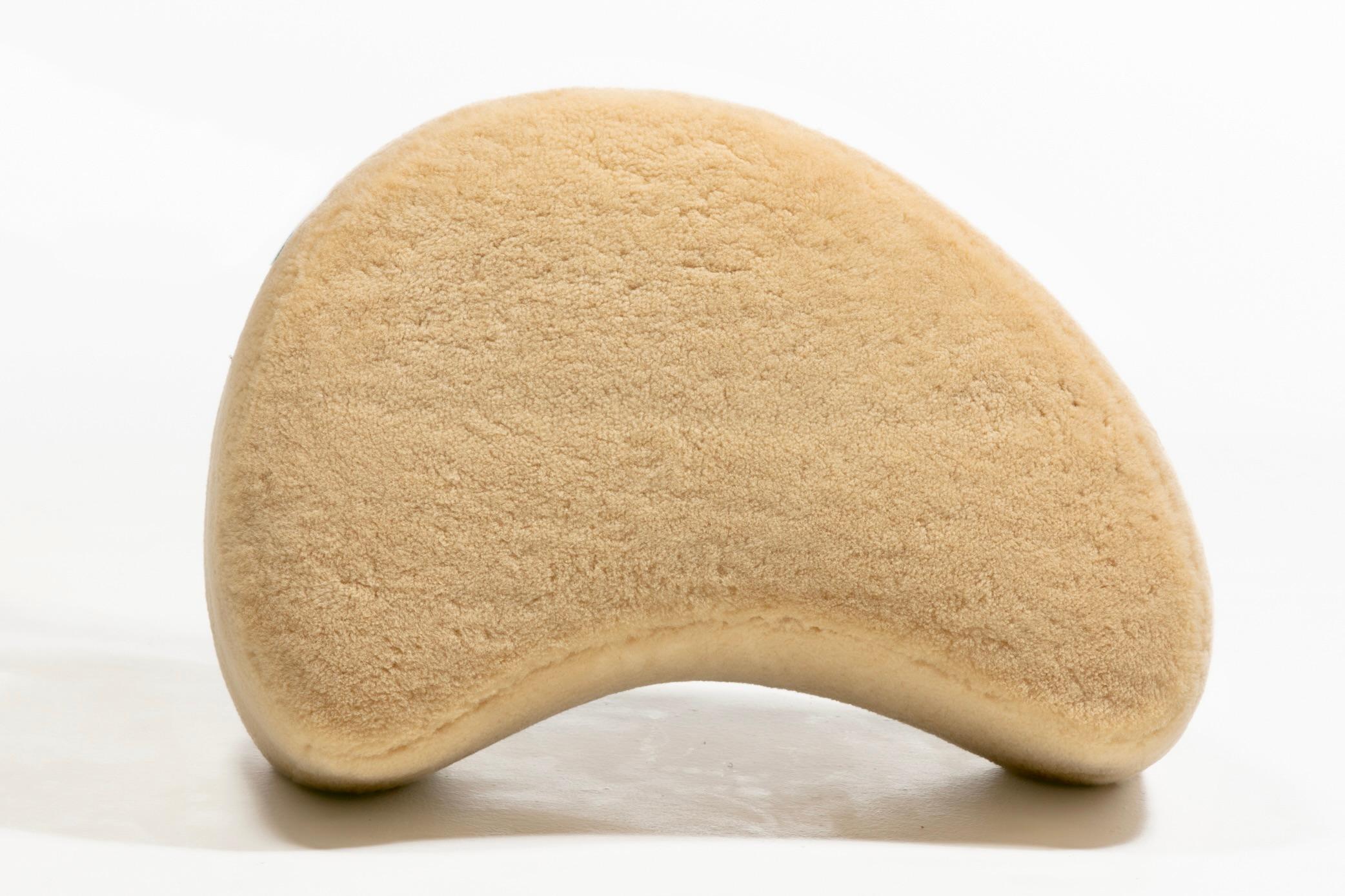 Chaises et poufs pivotants Nautilus de Vladimir Kagan en shearling Butterscotch en vente 13