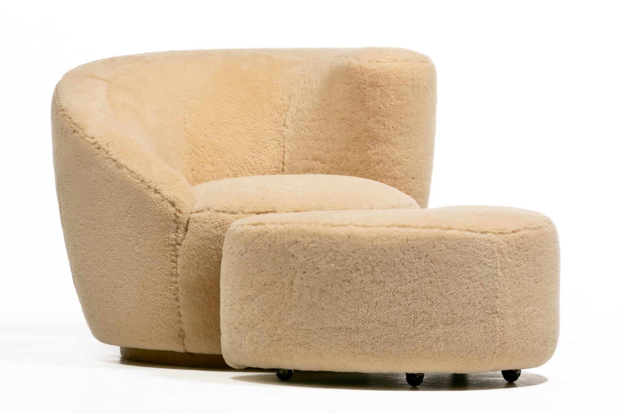 Vladimir Kagan Nautilus Loungesessel & Ottomane in Butterscotch Shearling im Zustand „Gut“ im Angebot in Saint Louis, MO