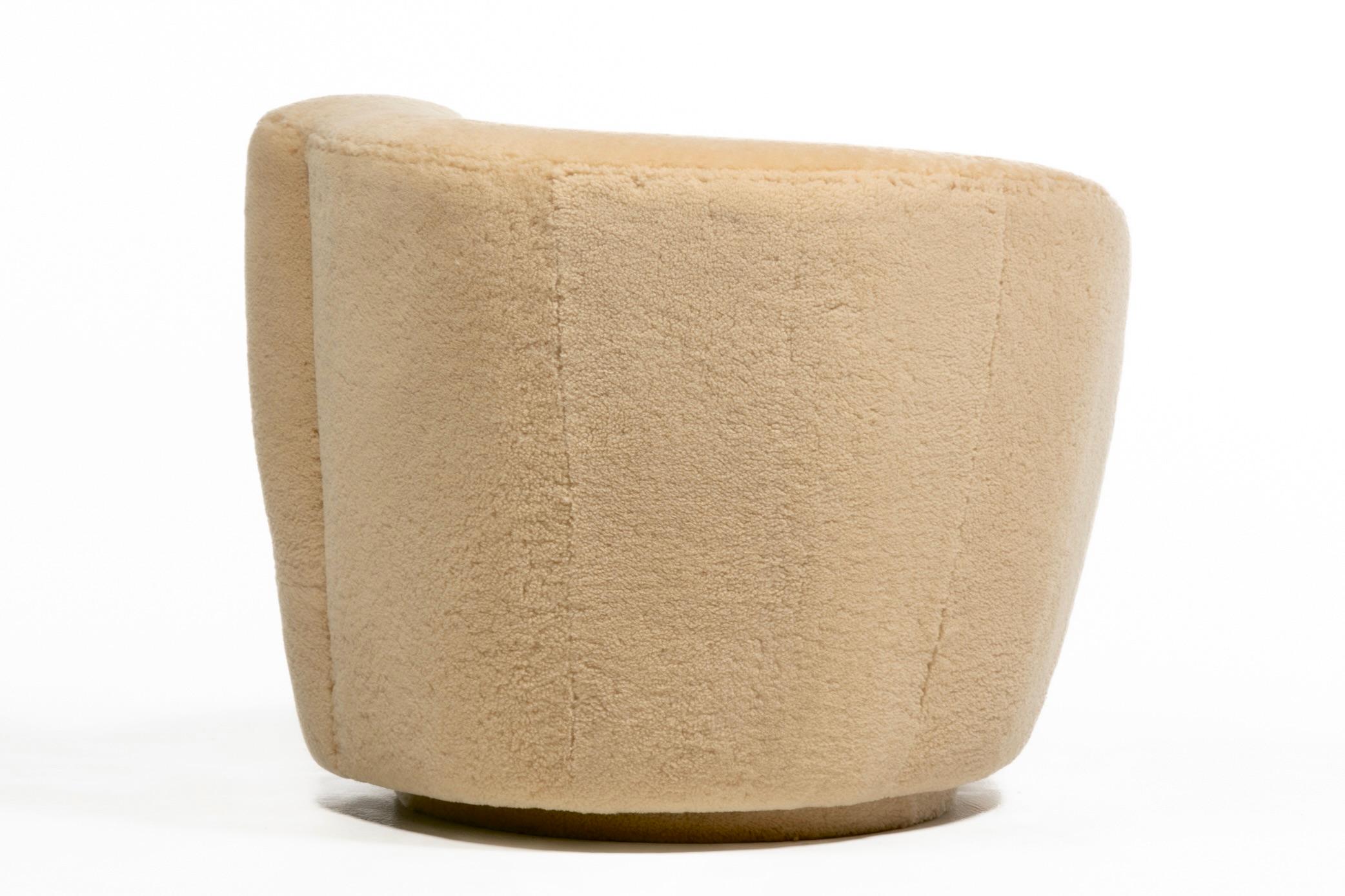 Vladimir Kagan Nautilus Loungesessel & Ottomane in Butterscotch Shearling im Angebot 2