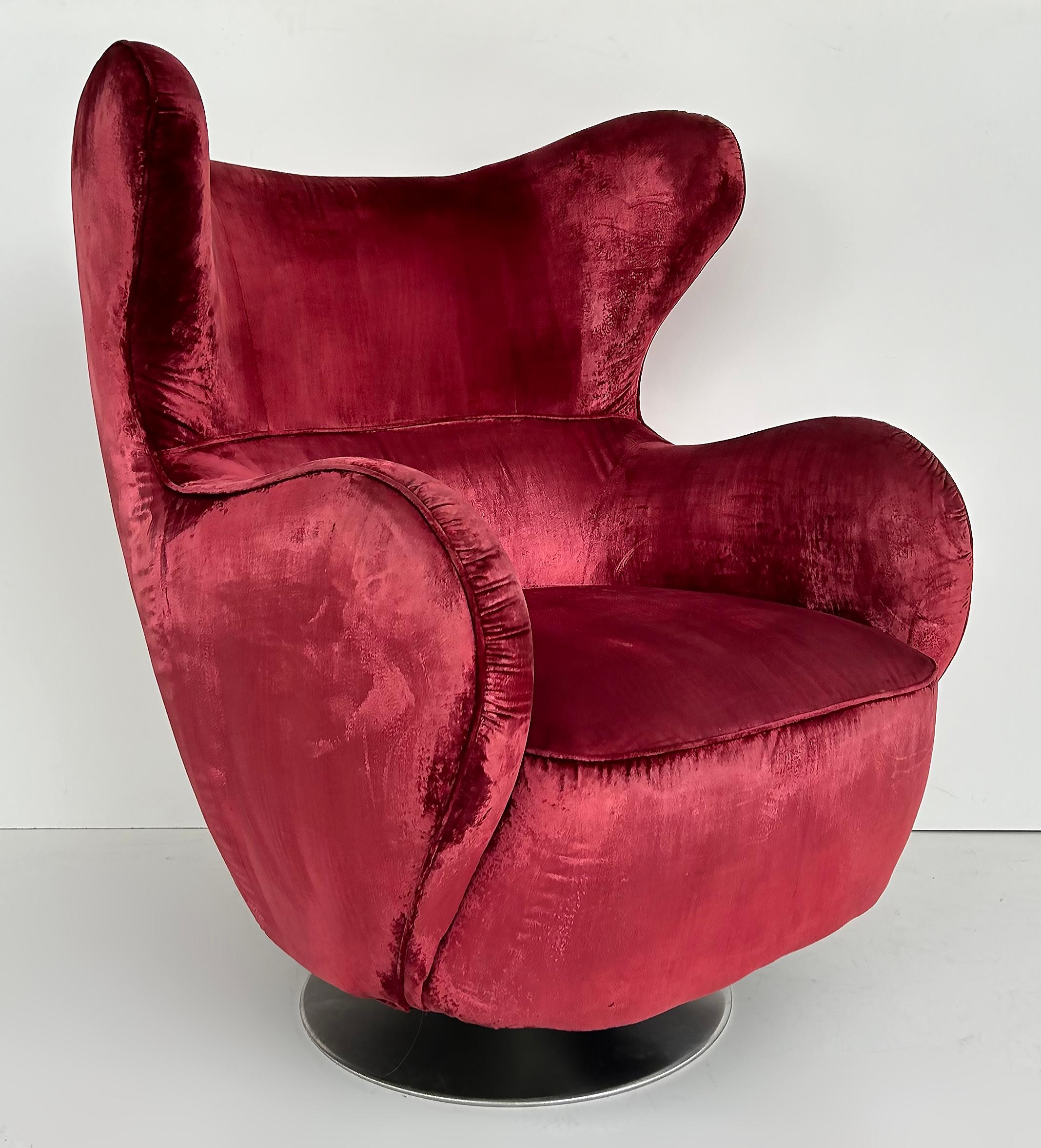 Modern Vladimir Kagan New York Collection Swivel Chair with Original Upholstery For Sale