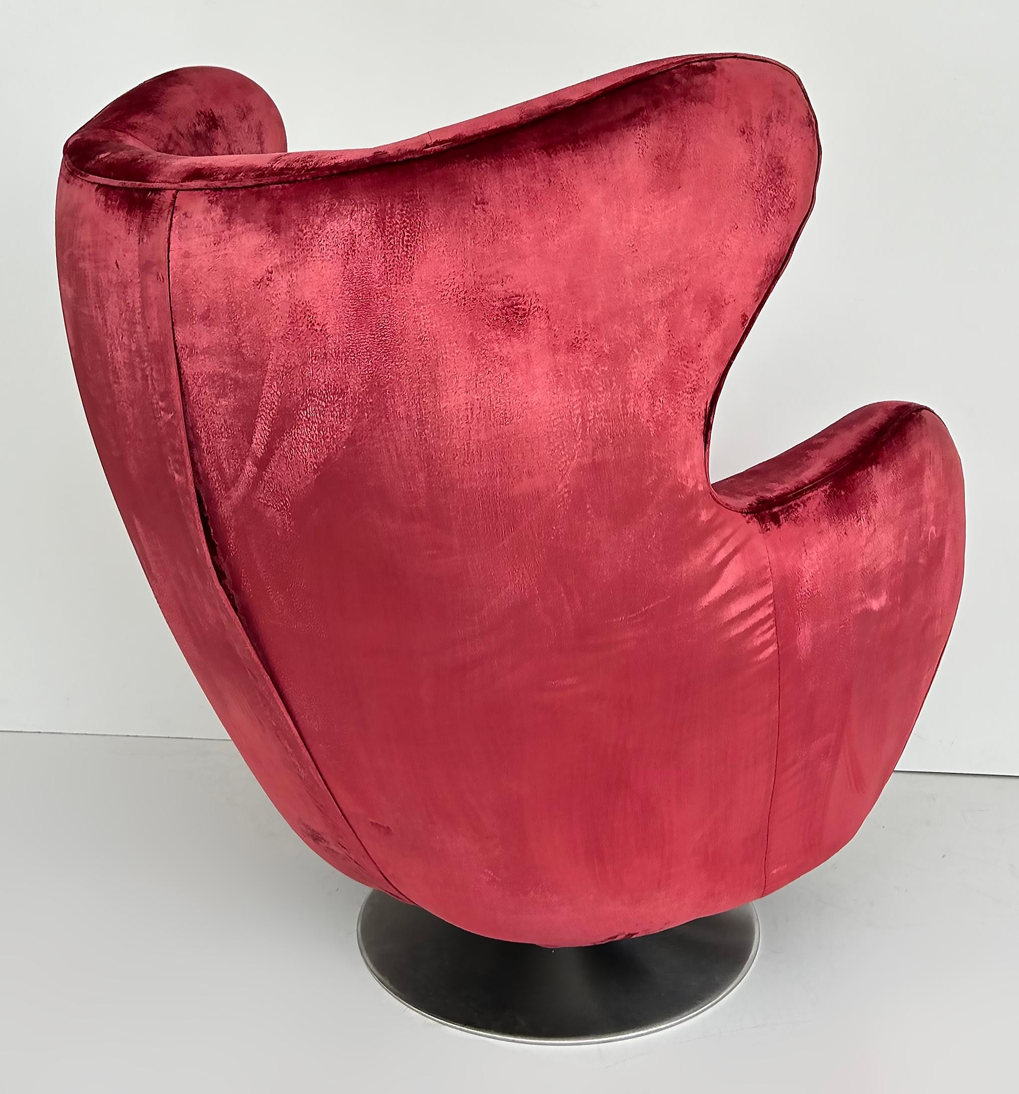 Vladimir Kagan New York Collection Swivel Chair with Original Upholstery In Good Condition For Sale In Miami, FL