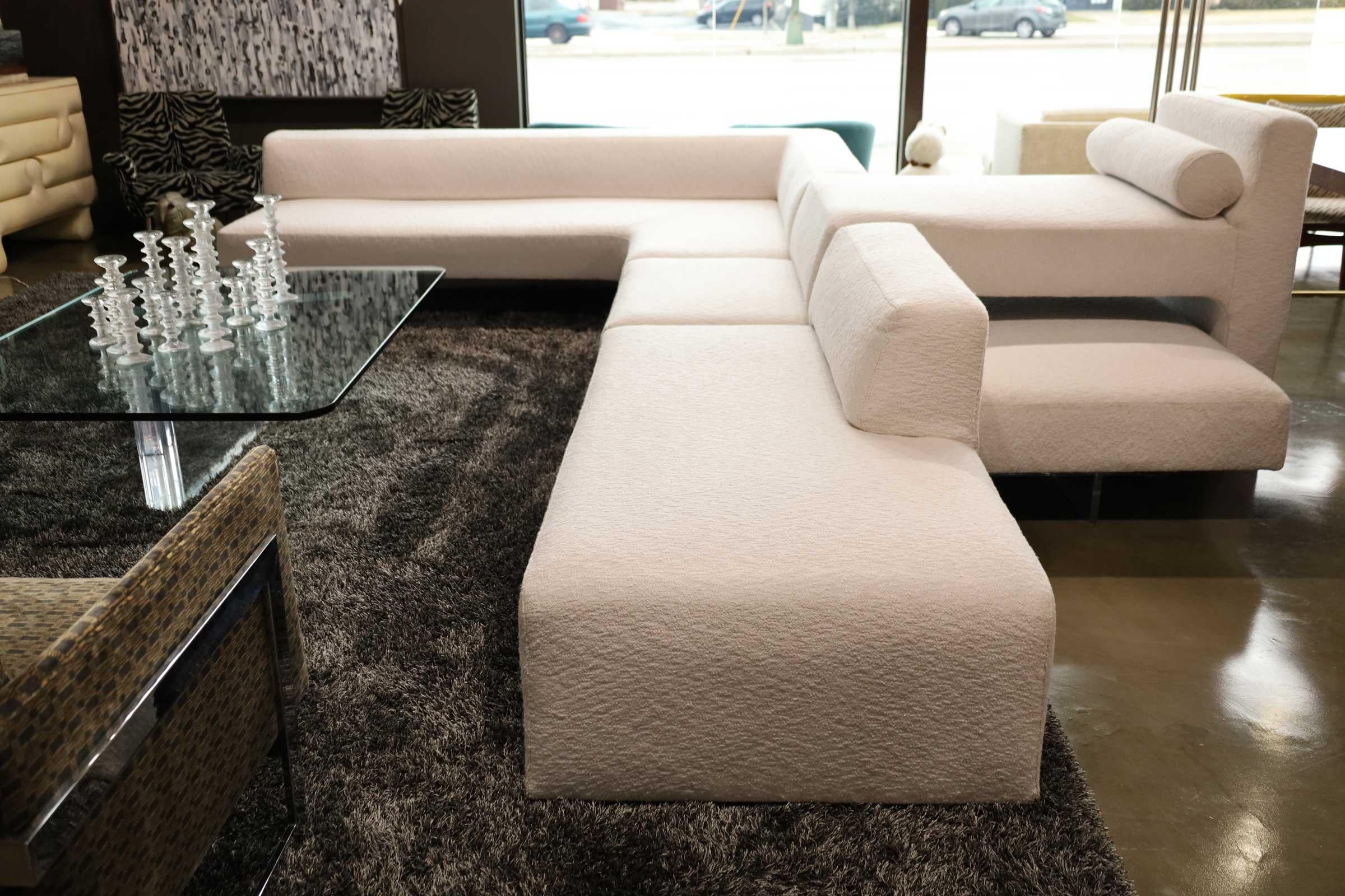 Vladimir Kagan Omnibus Sofa in Holly Hunt Great Outdoors White Boucle' For Sale 5