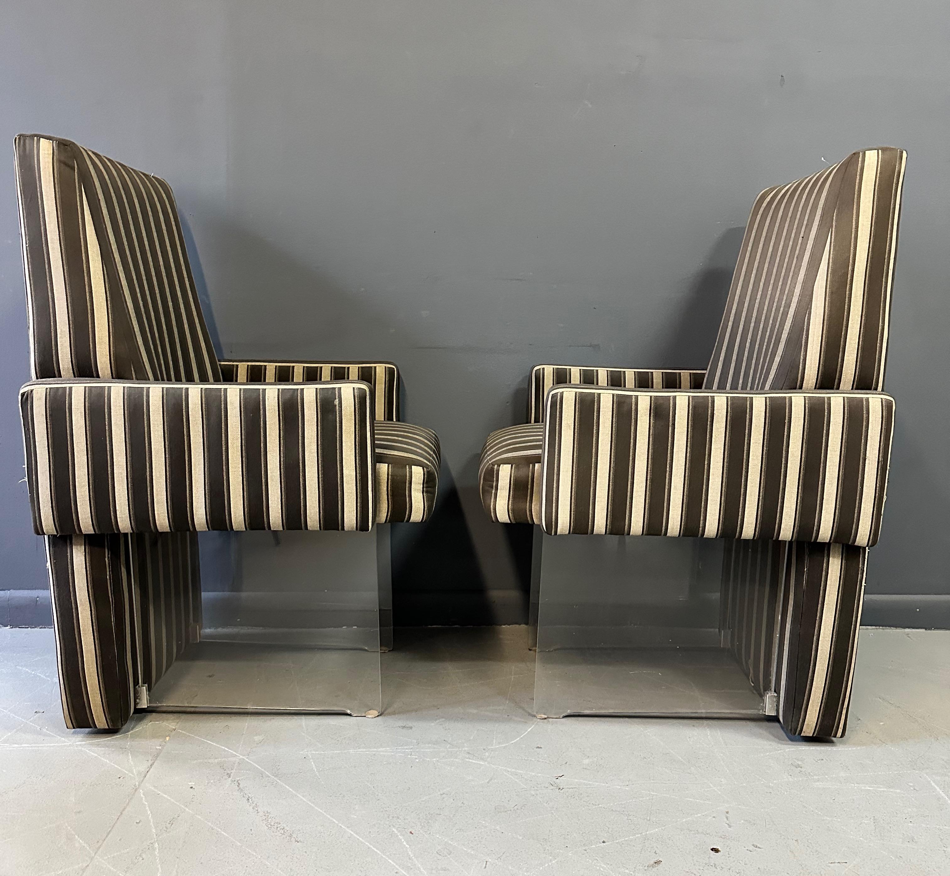 Fabric Vladimir Kagan Pair of Clos Dining Chairs with Arms and Lucite Legs Mid Century  For Sale