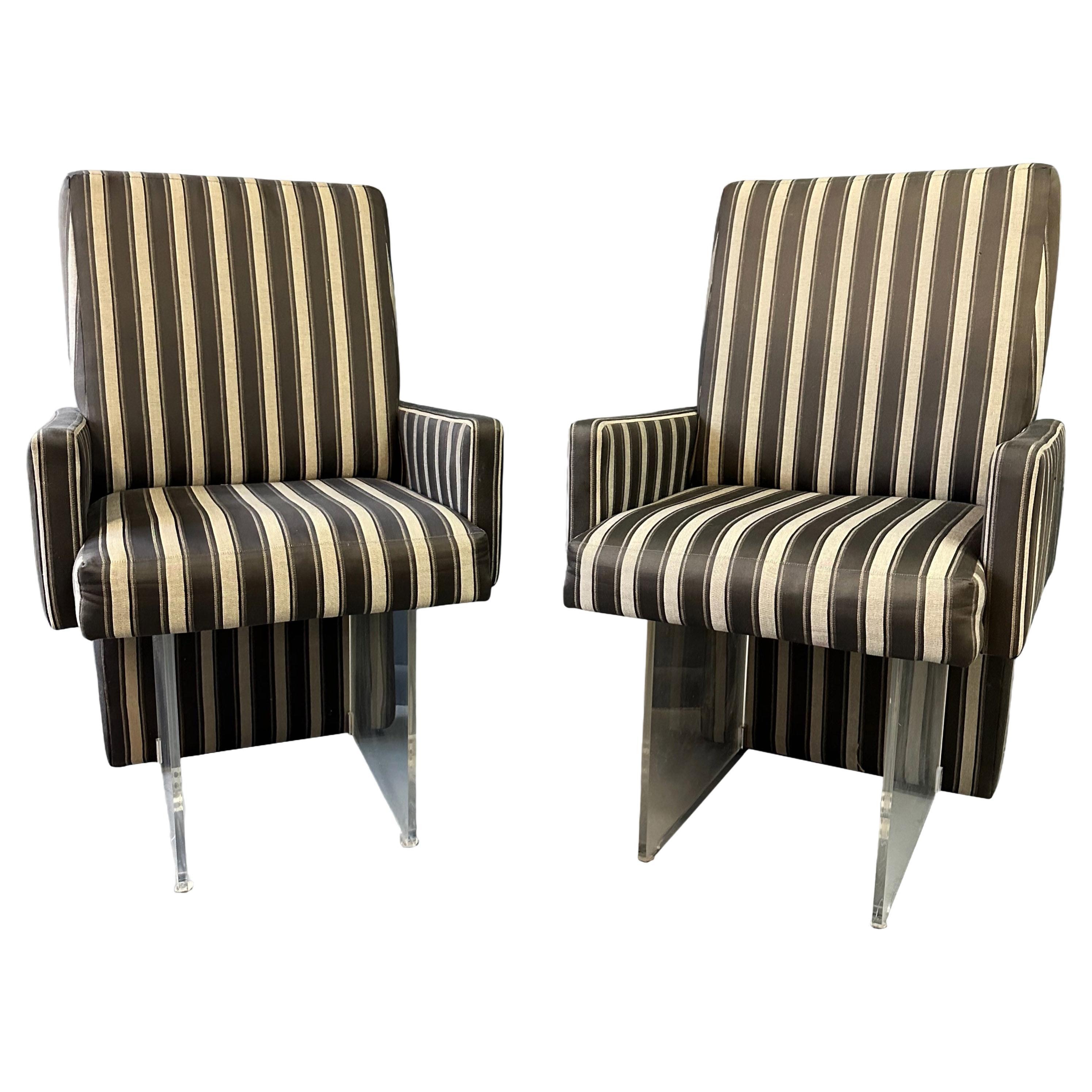 Vladimir Kagan Pair of Clos Dining Chairs with Arms and Lucite Legs Mid Century