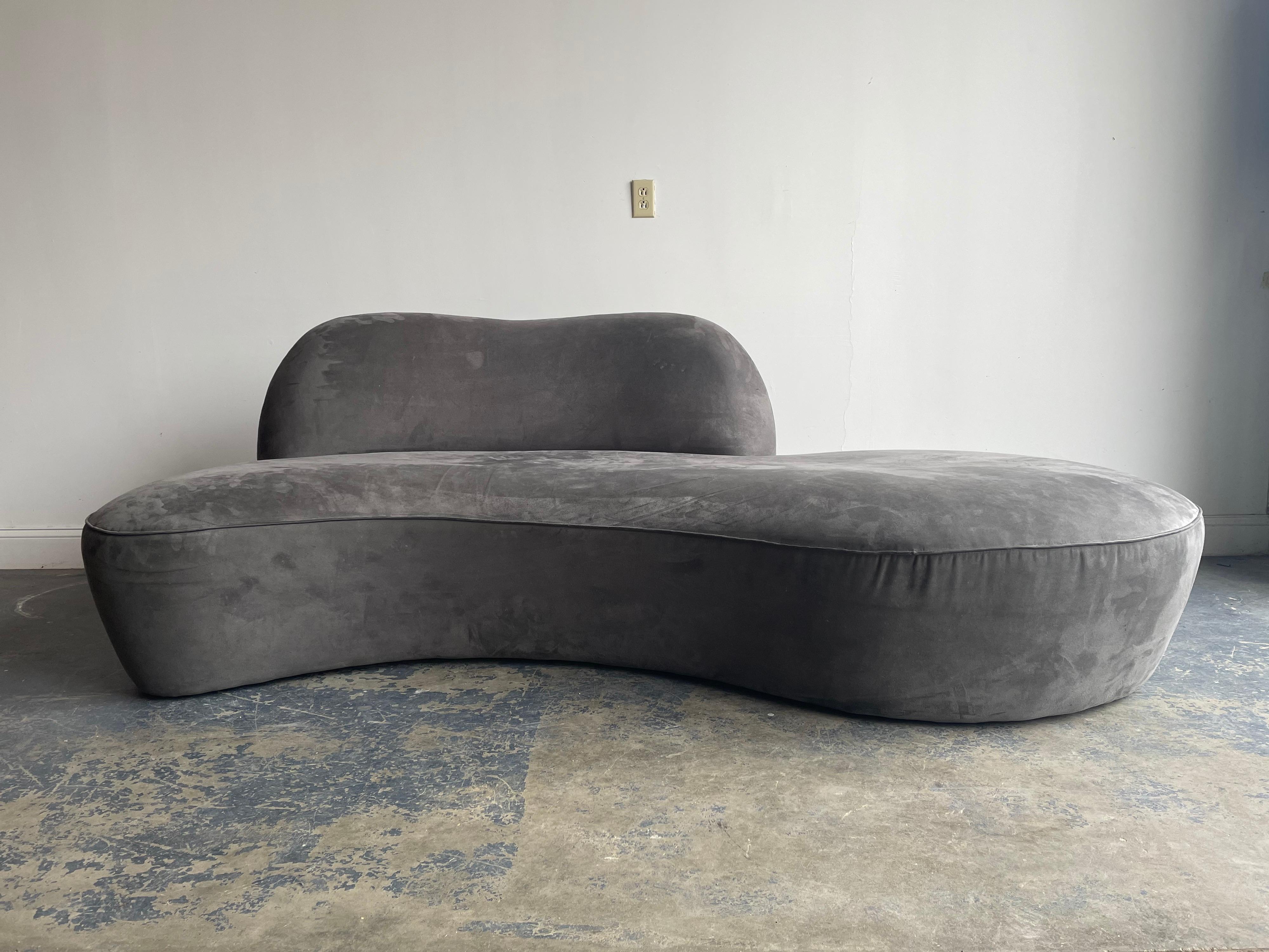 Vladimir Kagan Pair of Mirrored “Zoe” Sofas, American Leather, Organic Modernist 4