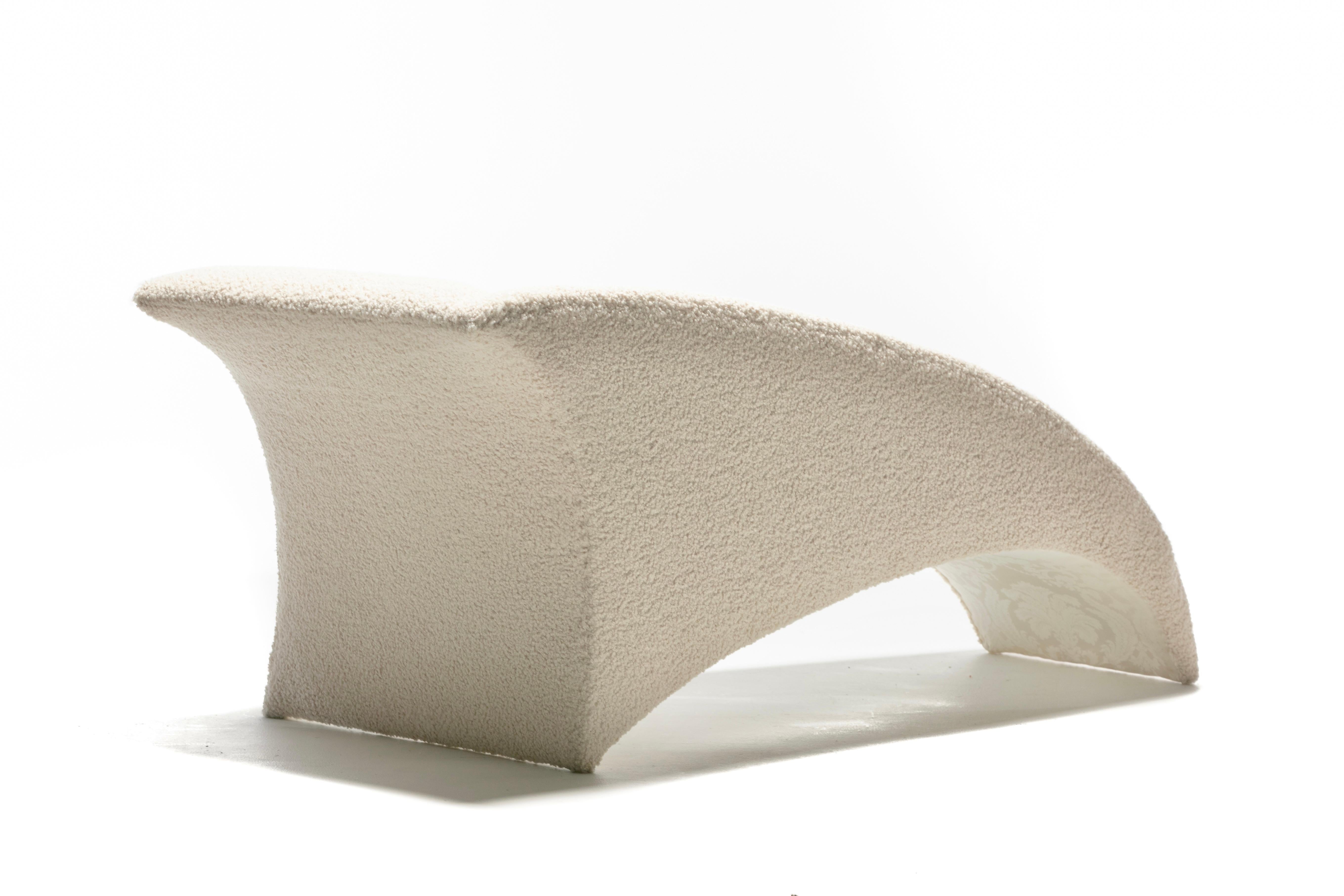 Late 20th Century Vladimir Kagan Post Modern Marilyn Chaise Lounge in Ivory White Bouclé c. 1986 For Sale