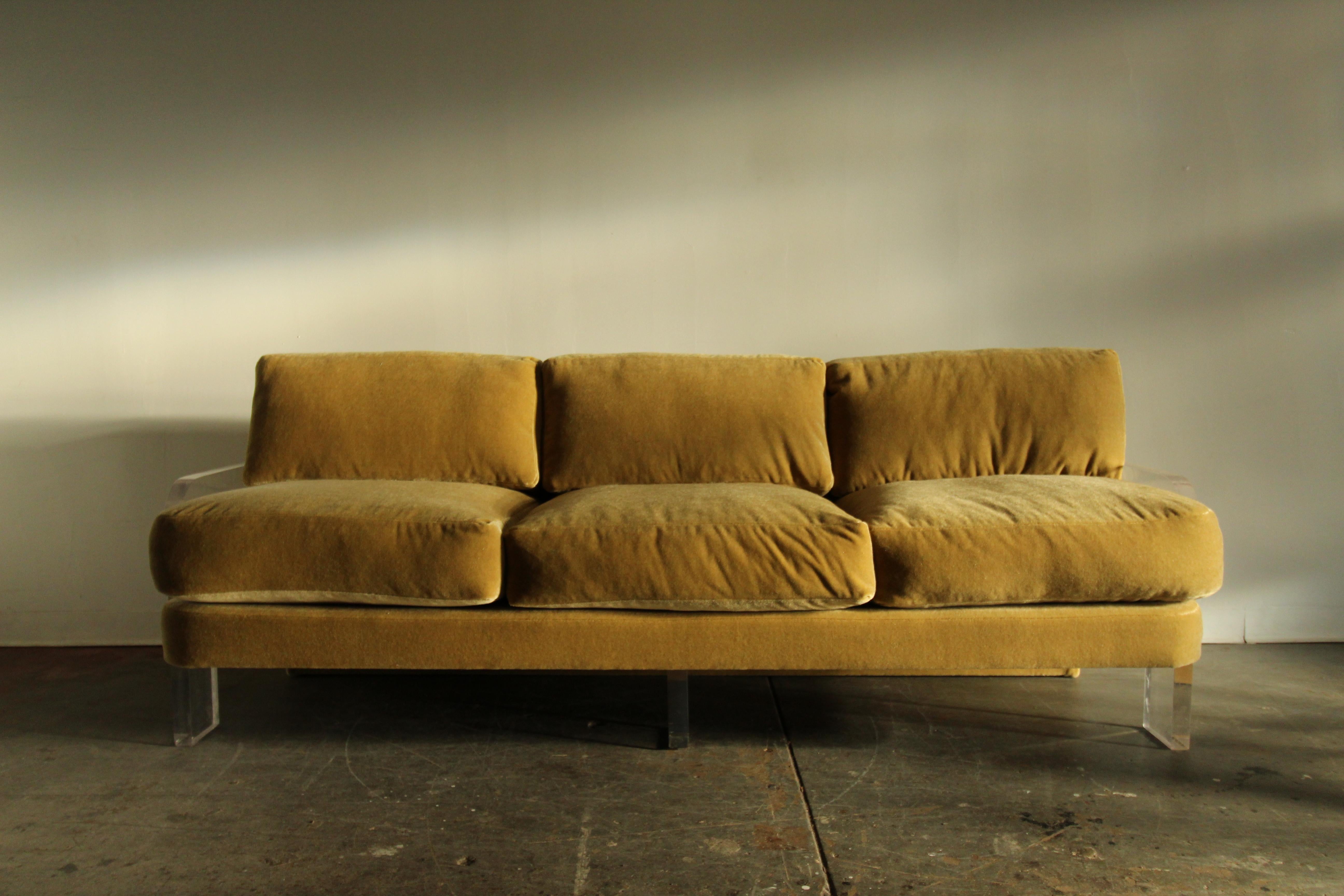 Post-Modern Vladimir Kagan Postmodern Lucite Sofa in Mohair, 1970s For Sale