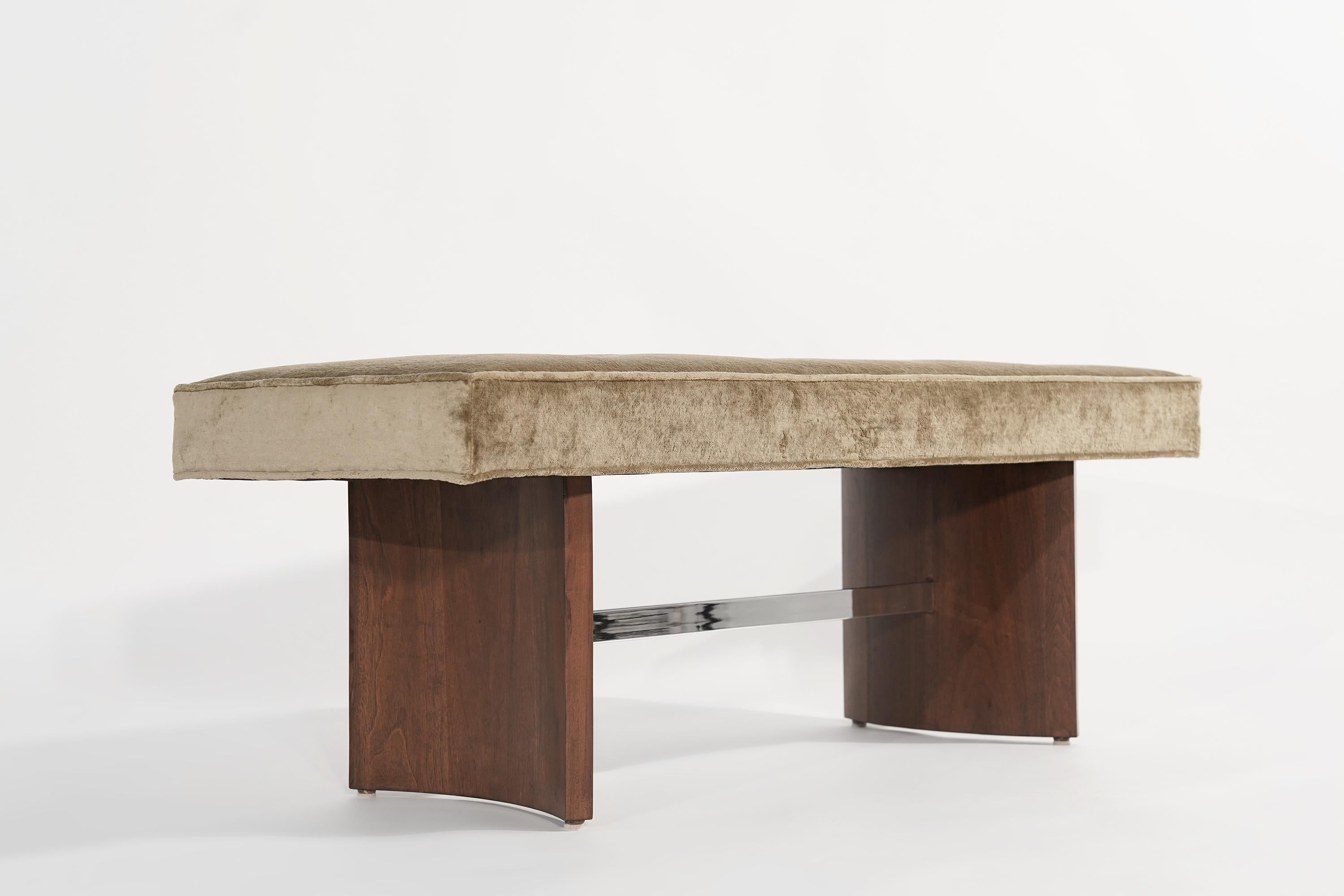 American Radius Bench by Selig