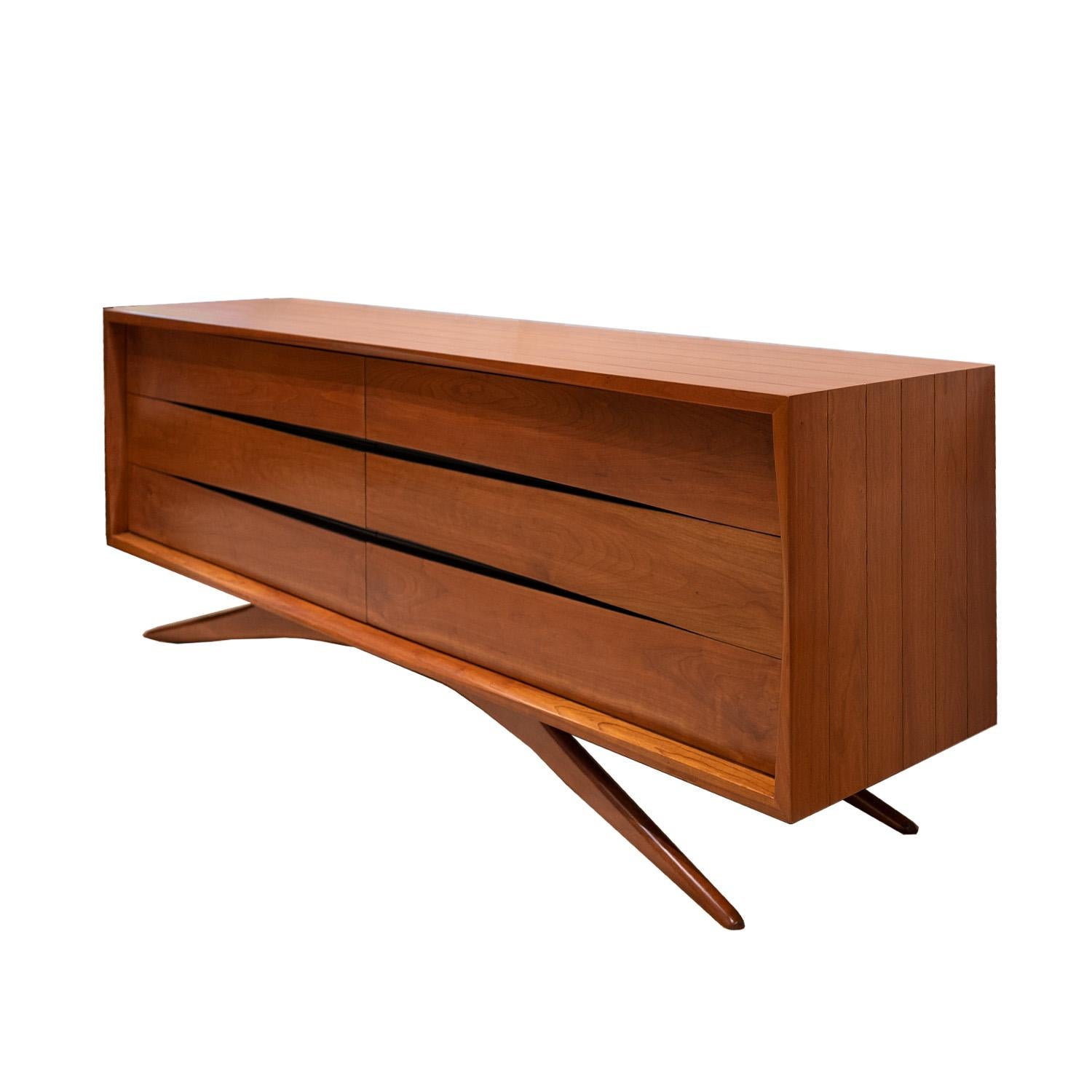 Mid-Century Modern Vladimir Kagan Rare and Iconic Large Chest of Drawers in Walnut, 1950s