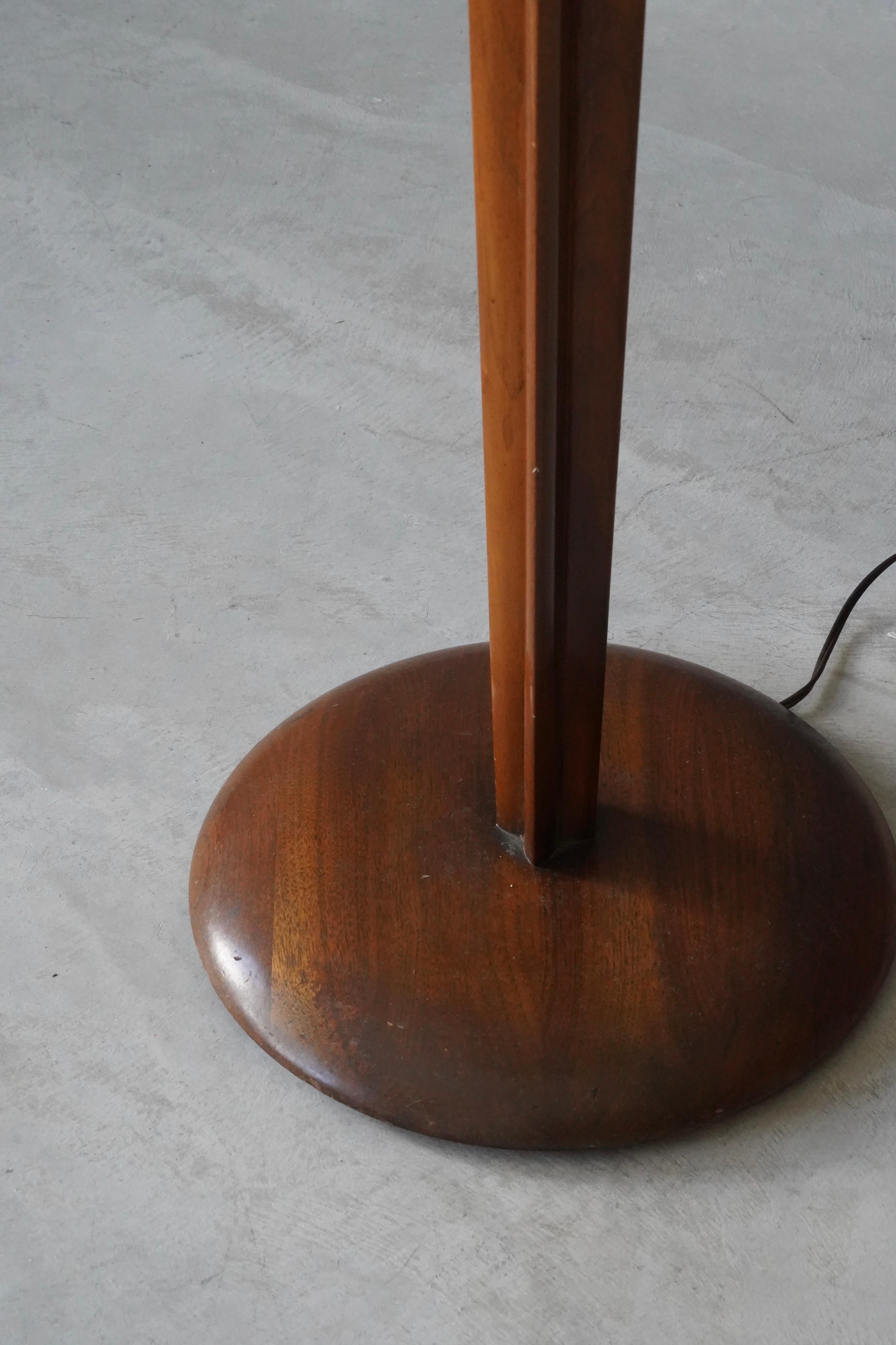 Vladimir Kagan, Rare Floor Lamp, Carved Walnut, String Shade, Studio, 1960s In Good Condition In High Point, NC