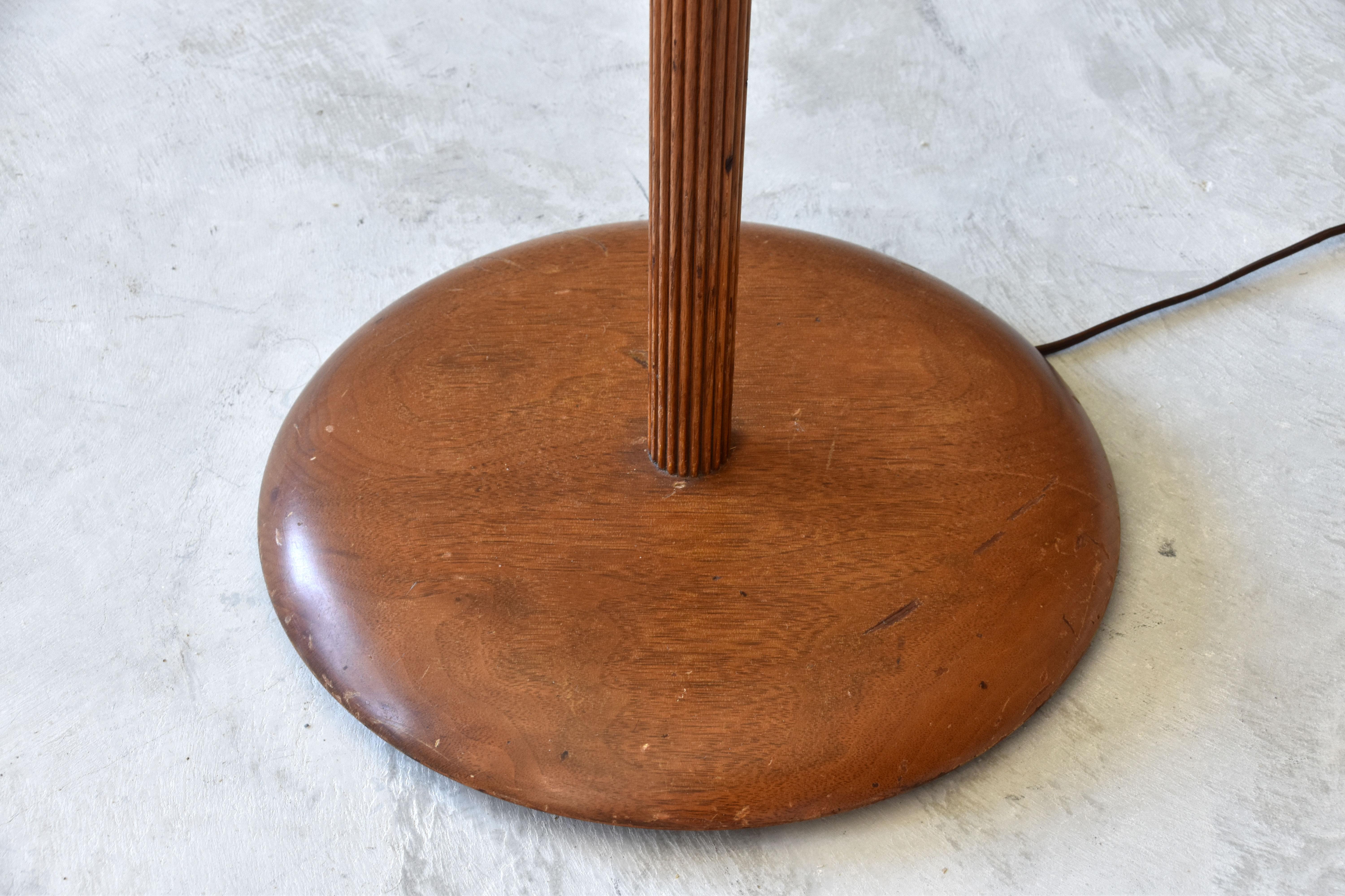 Vladimir Kagan, Rare Floor Lamp, Walnut, Glass, Original Shade, Studio 1960s In Good Condition In High Point, NC