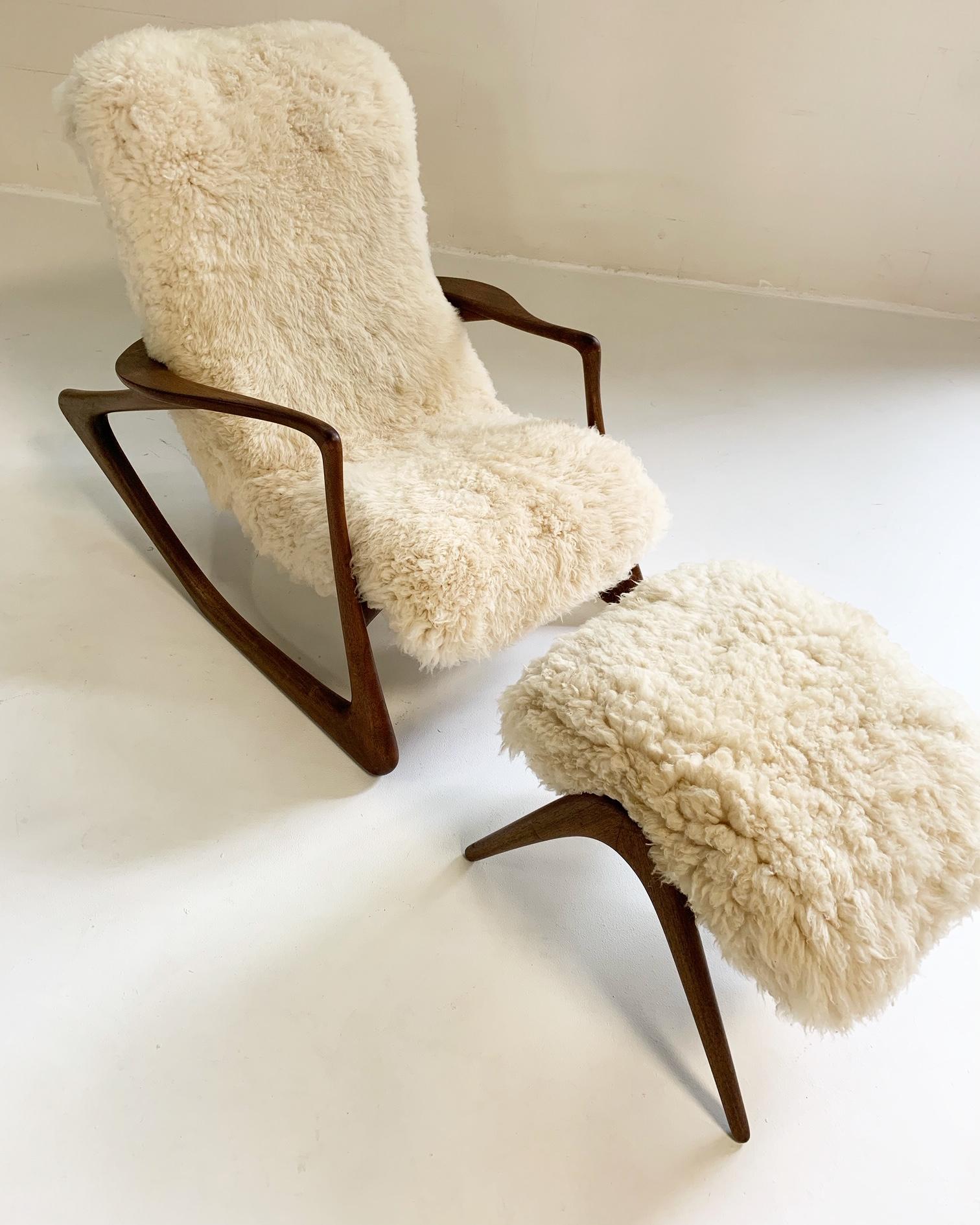 Vladimir Kagan Sculpted Rocking Chair and Ottoman in California Sheepskin In Excellent Condition In SAINT LOUIS, MO