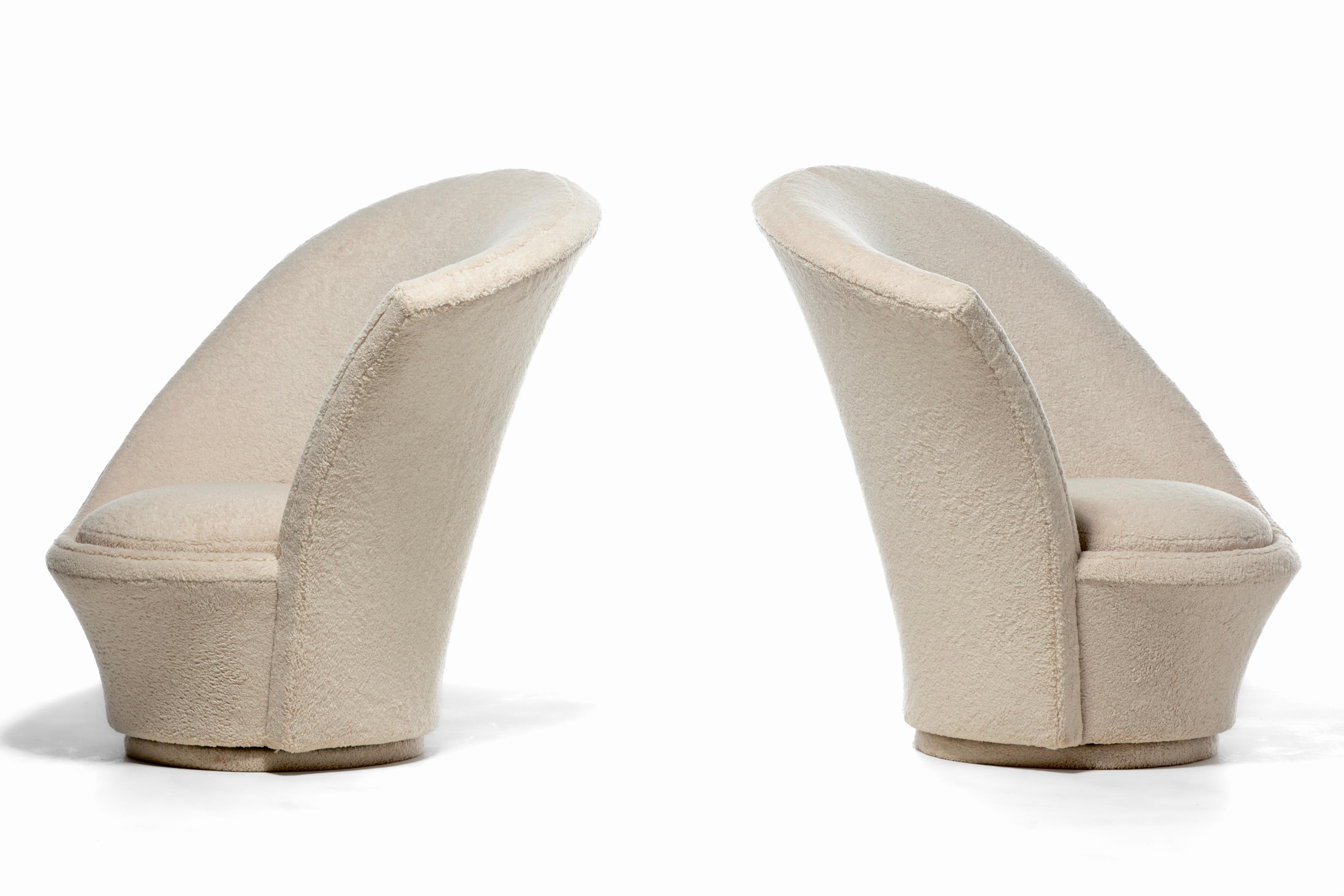 Chaises pivotantes sculpturales à haut dossier en tissu ivoire texturé Vladimir Kagan en vente 1