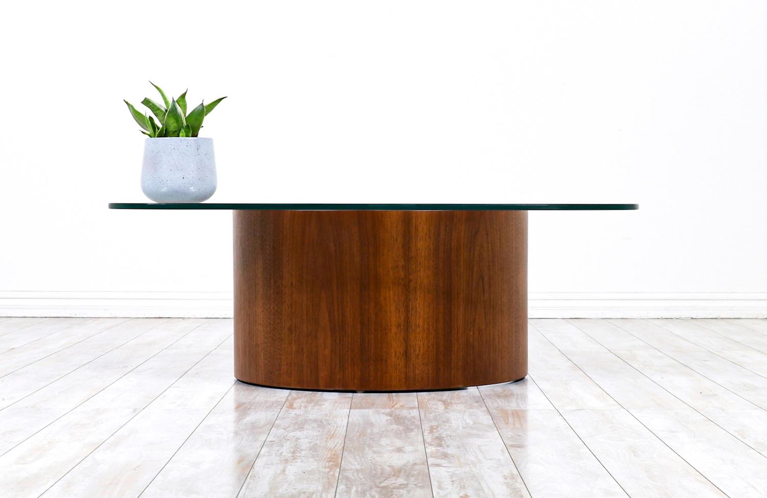 Vladimir Kagan Sculptural “Snail” Coffee Table with Glass Top for Selig In Excellent Condition In Los Angeles, CA