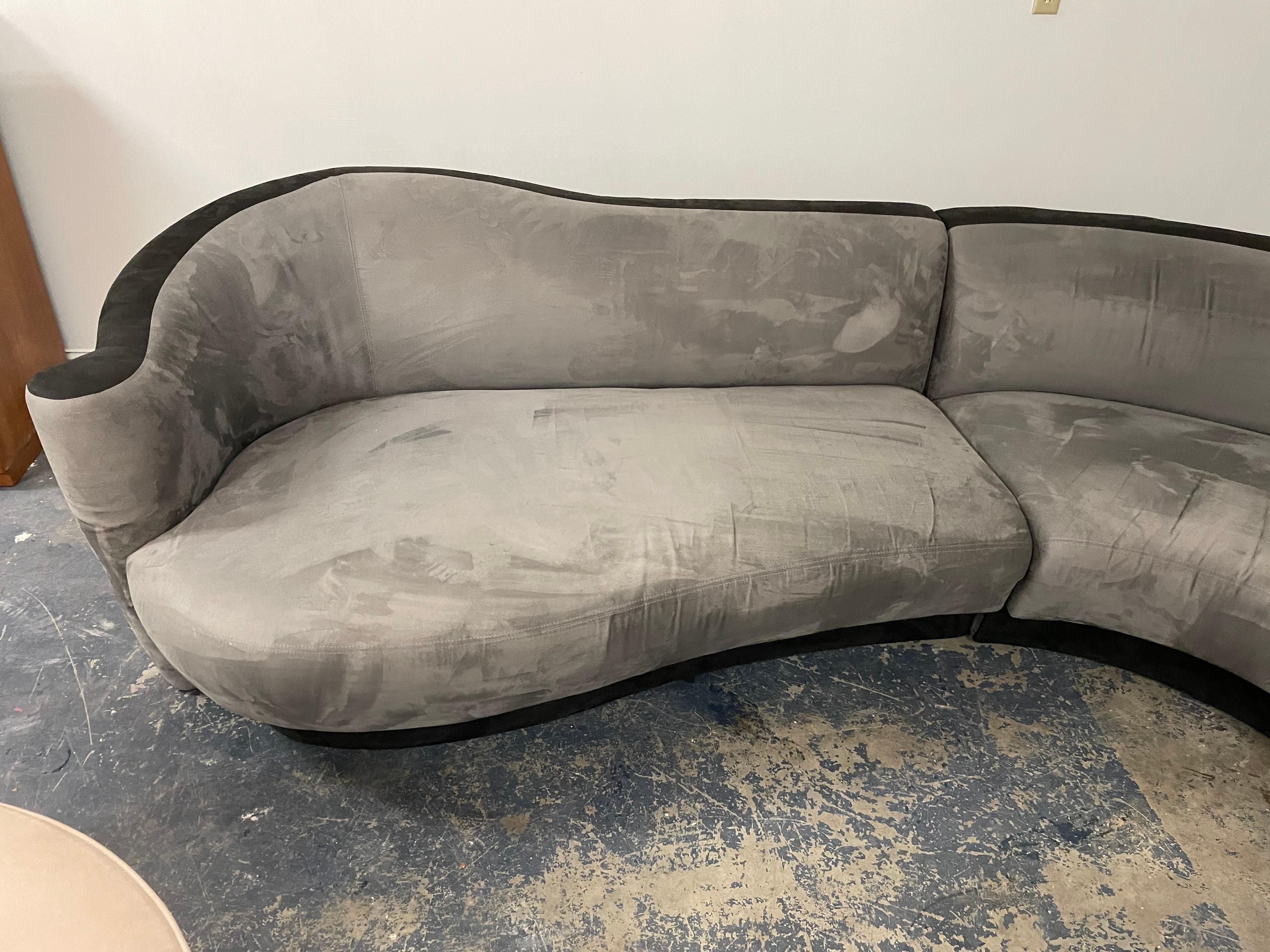 Serpentine Sectional Sofa by Weiman Preview In Good Condition In St.Petersburg, FL