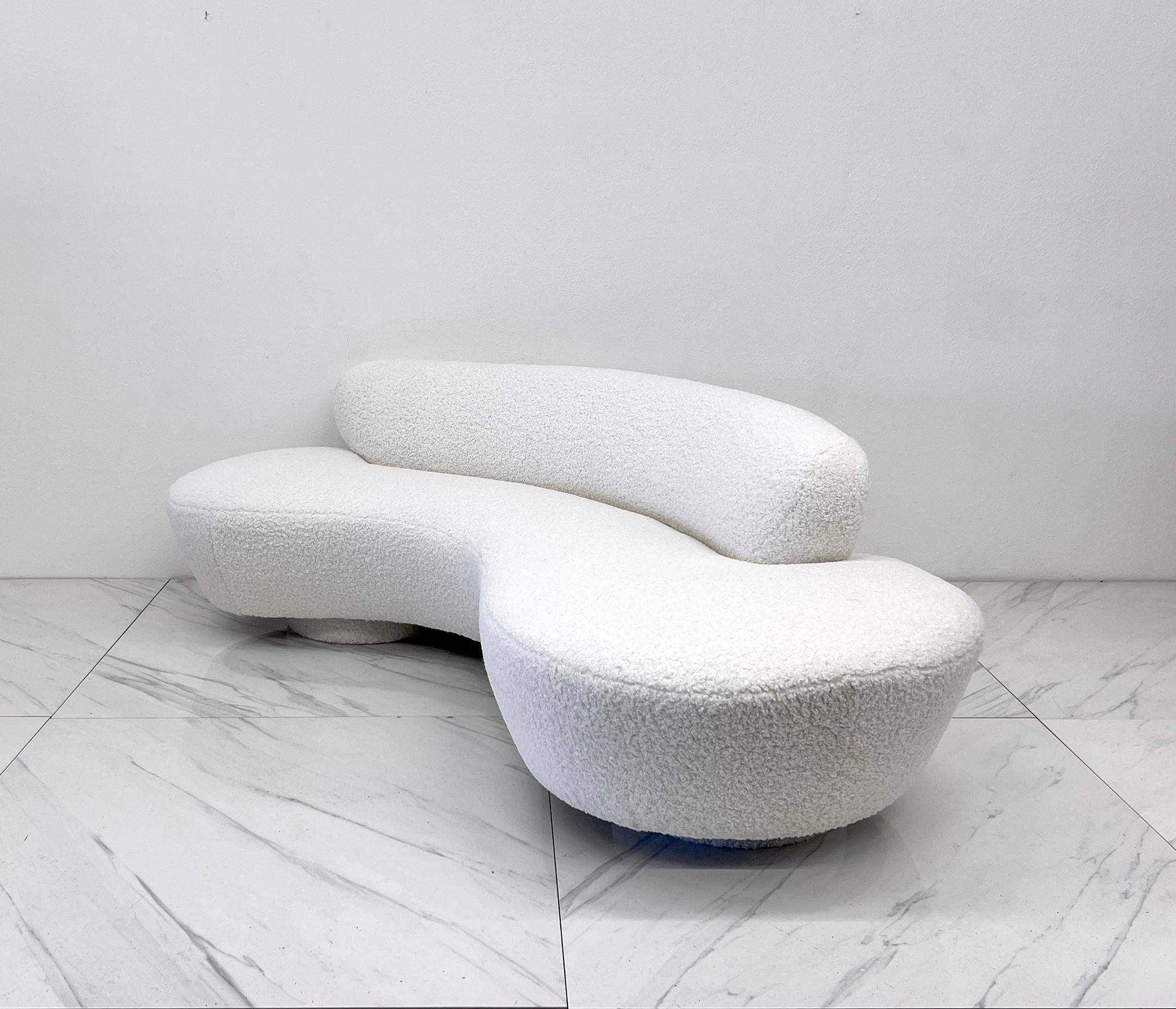 Late 20th Century Vladimir Kagan Serpantine Cloud Sofas in Ivory Boucle, A Pair For Sale