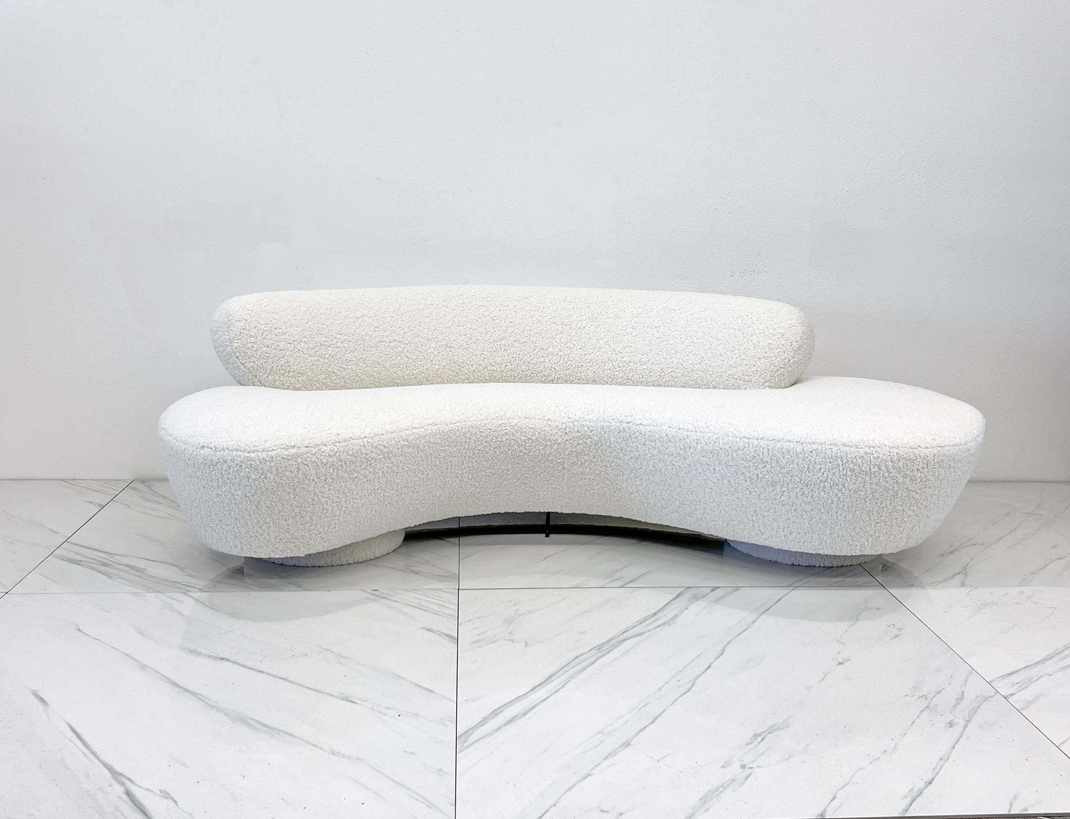 Vladimir Kagan Serpantine Cloud Sofas in Ivory Boucle, A Pair For Sale 1