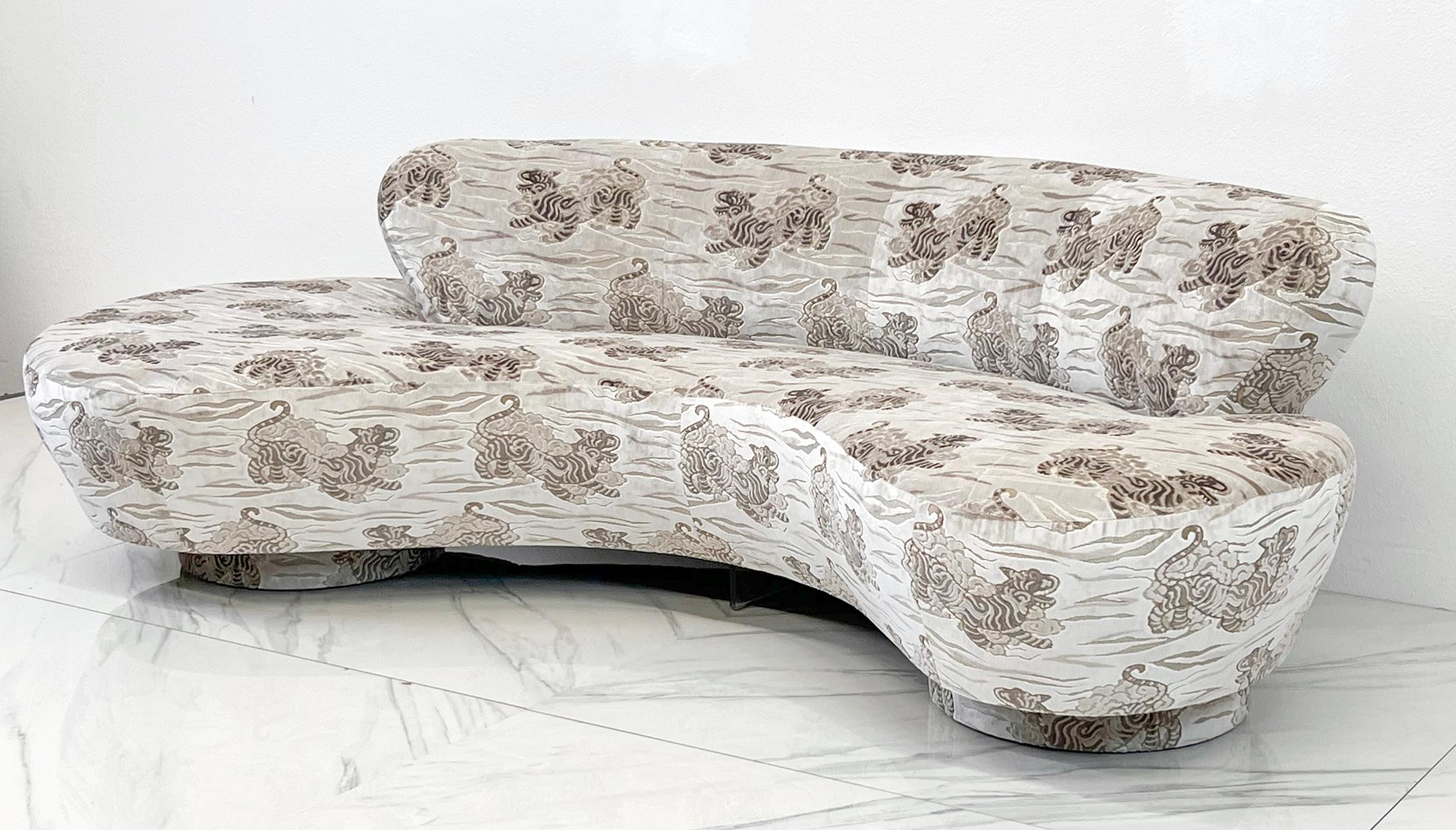 Modern Vladimir Kagan Serpentine Cloud Sofa, Directional, in Chinoiserie Tiger Velvet For Sale
