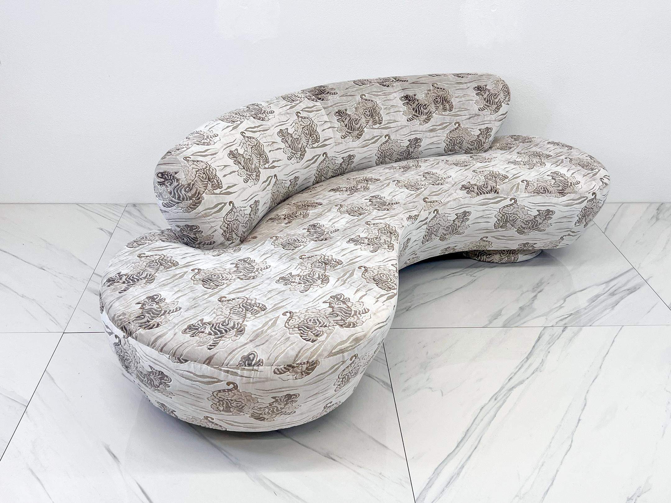 Late 20th Century Vladimir Kagan Serpentine Cloud Sofa, Directional, in Chinoiserie Tiger Velvet For Sale