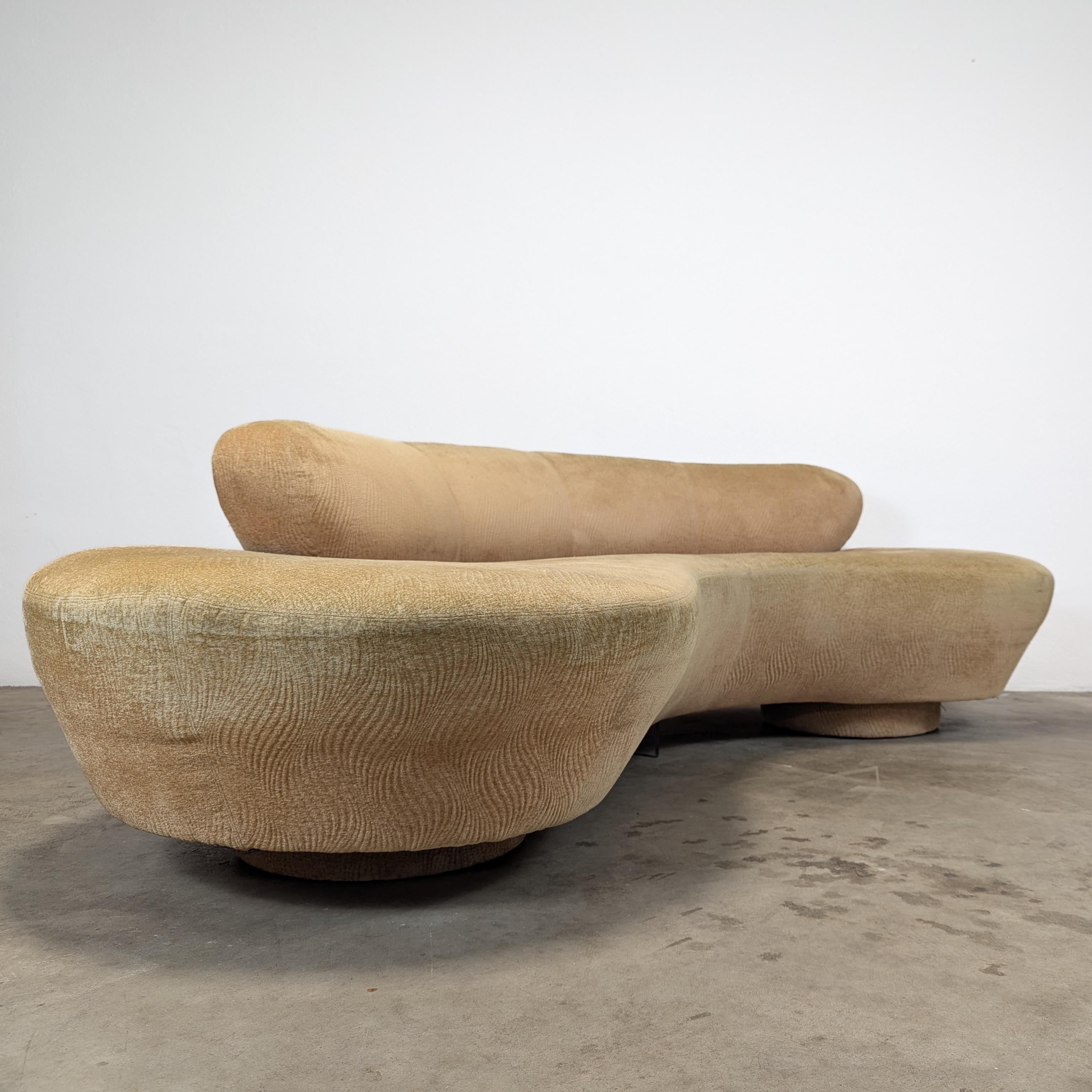 Vladimir Kagan Sofá Nube Serpentina para Direccional finales del siglo XX en venta