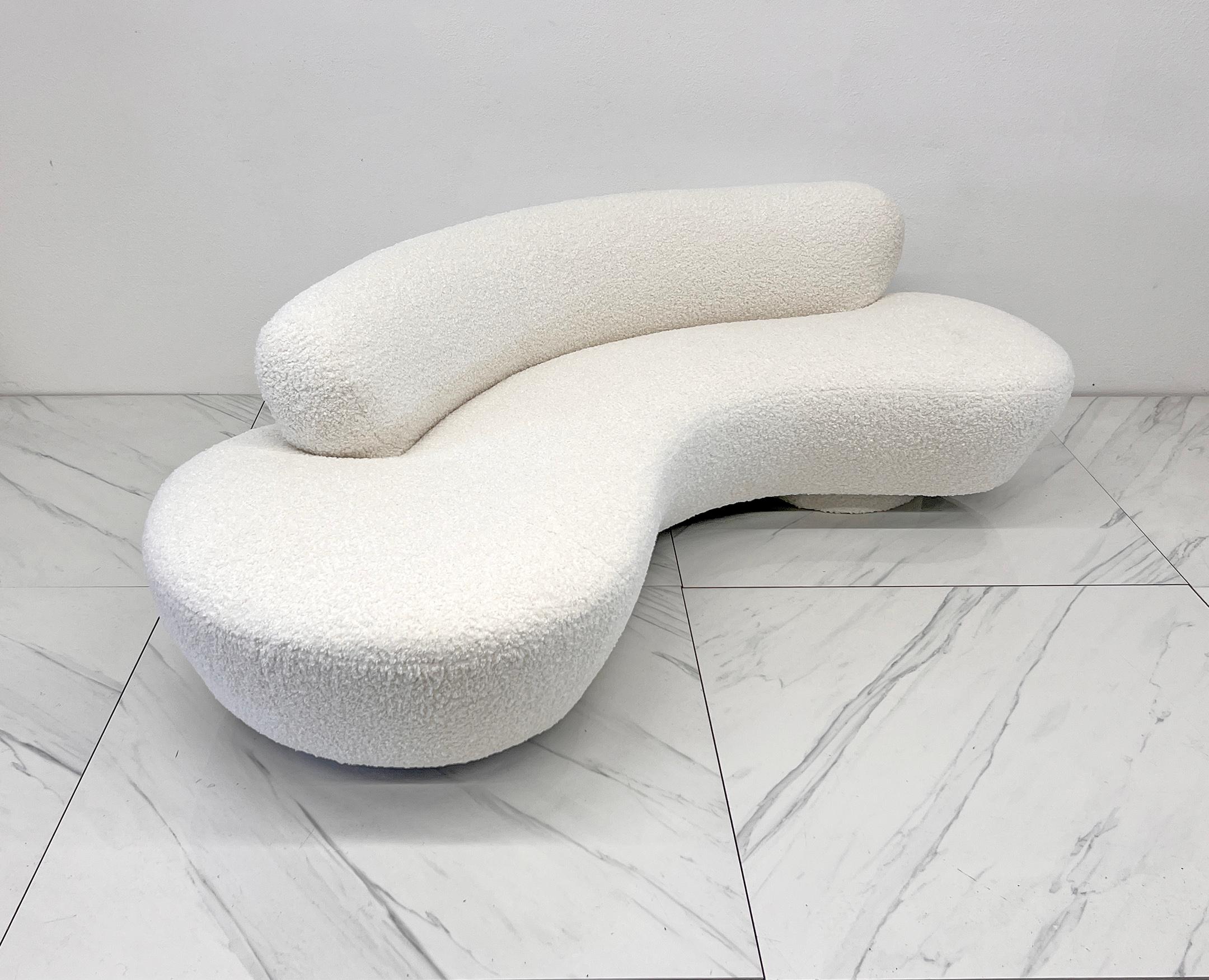 Vladimir Kagan Serpentine Cloud Sofa for Directional in Heavy Boucle For Sale 3